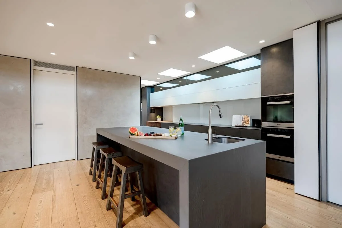 Magnificent kitchen & long timber dining table