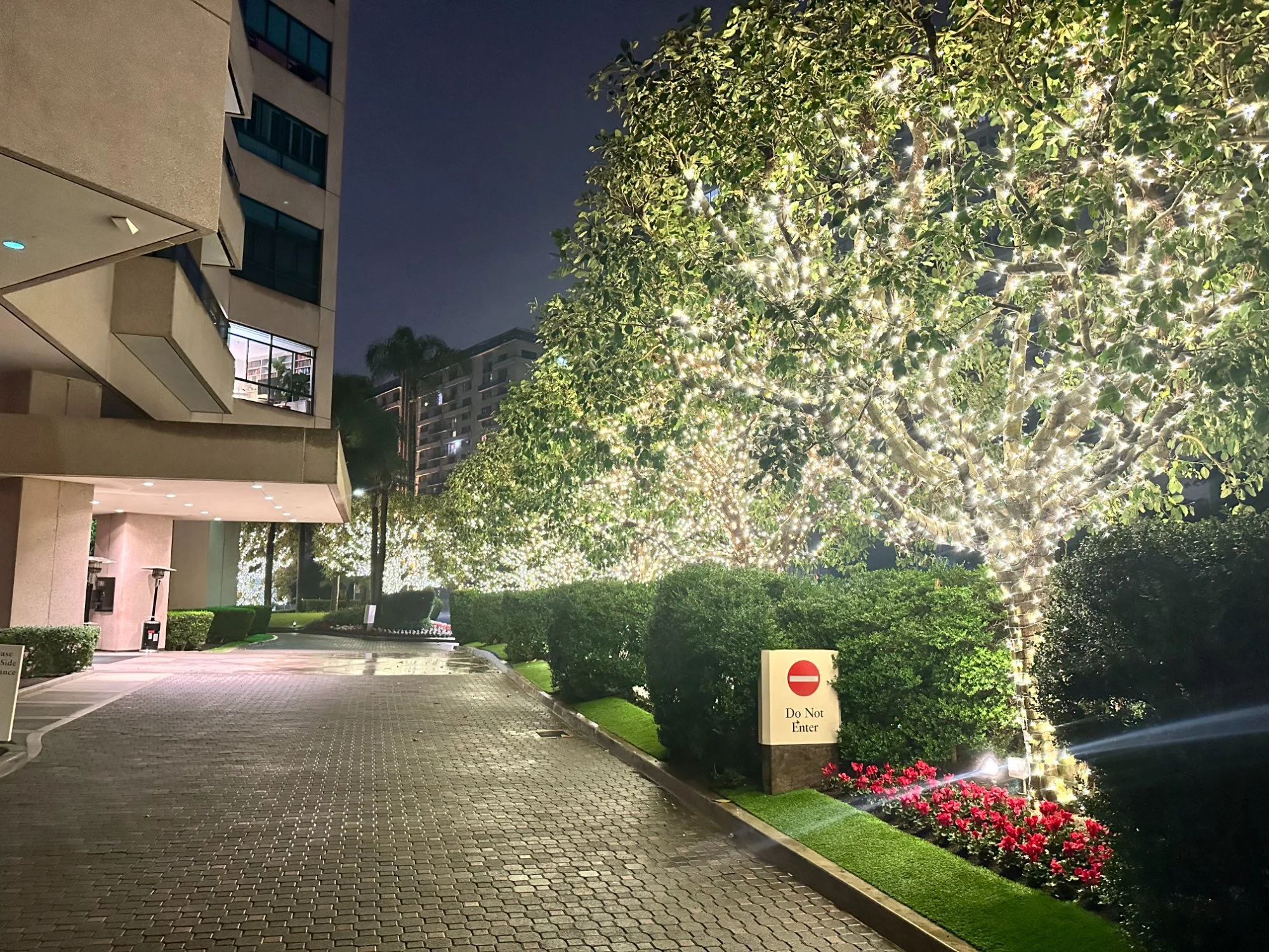 Commercial outdoor lighting Los Angeles
