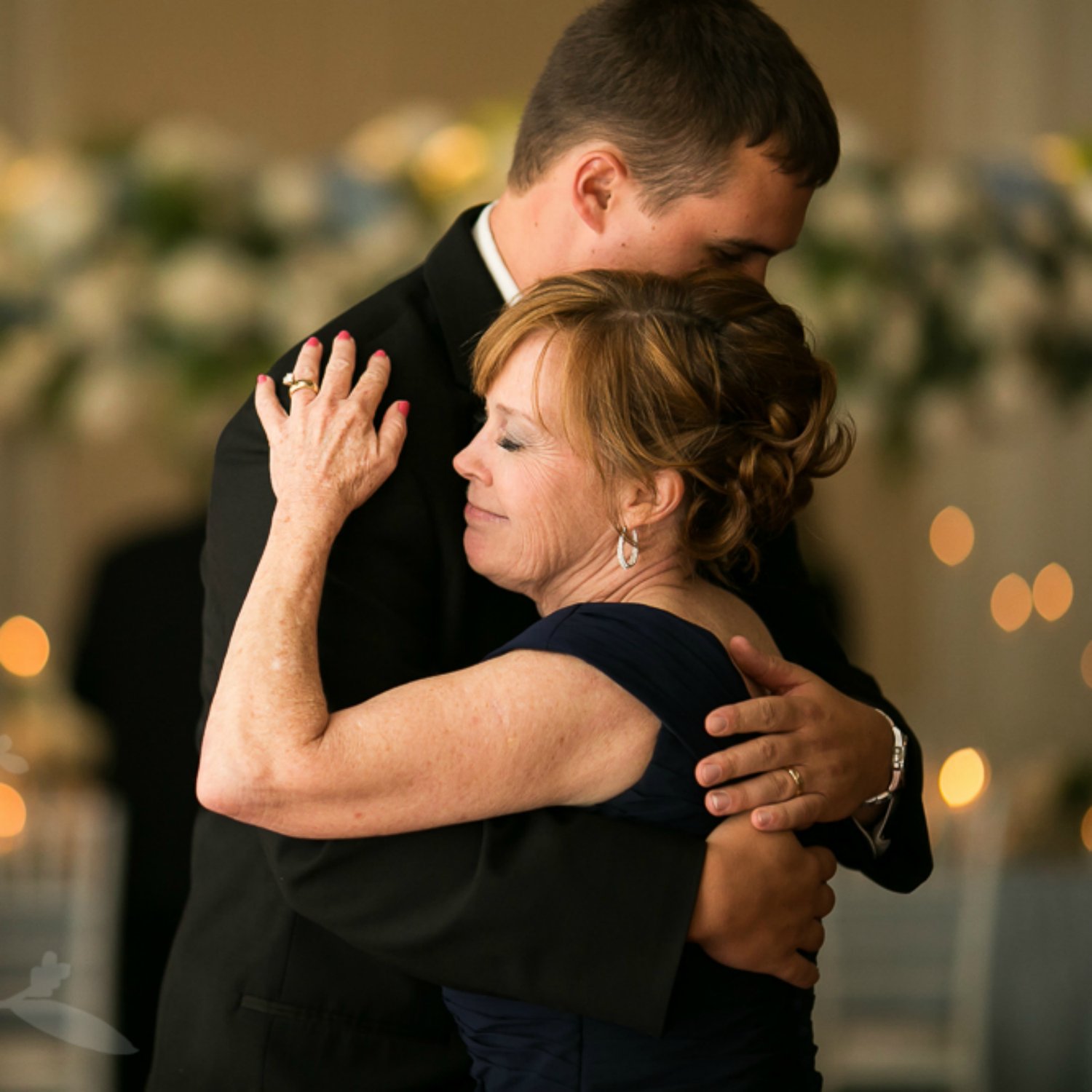 Мать сын свадьба. Mother and son свадьба. Mother son Dance. Mom son танец. Сын (a mother's son) {т/с, 2012}.