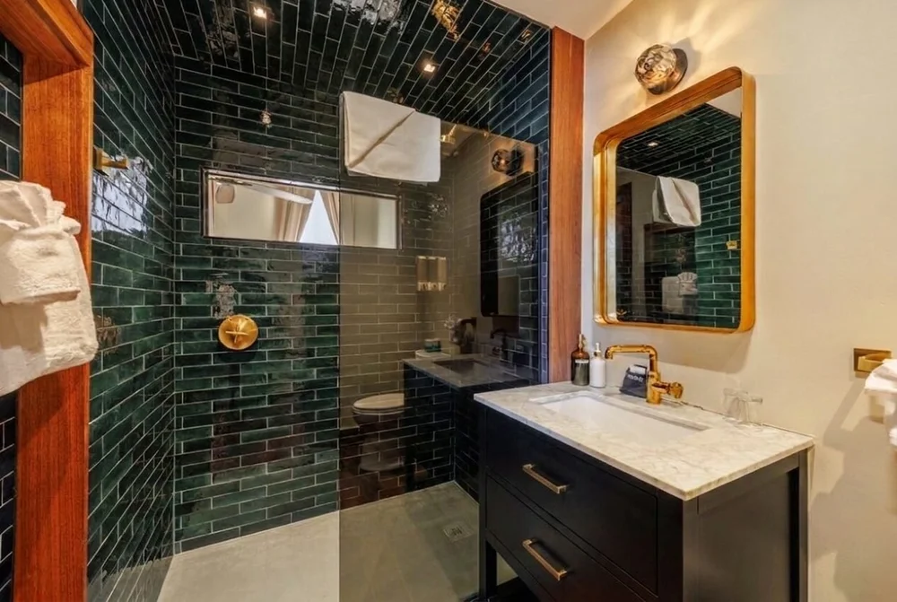Room 210 bathroom
