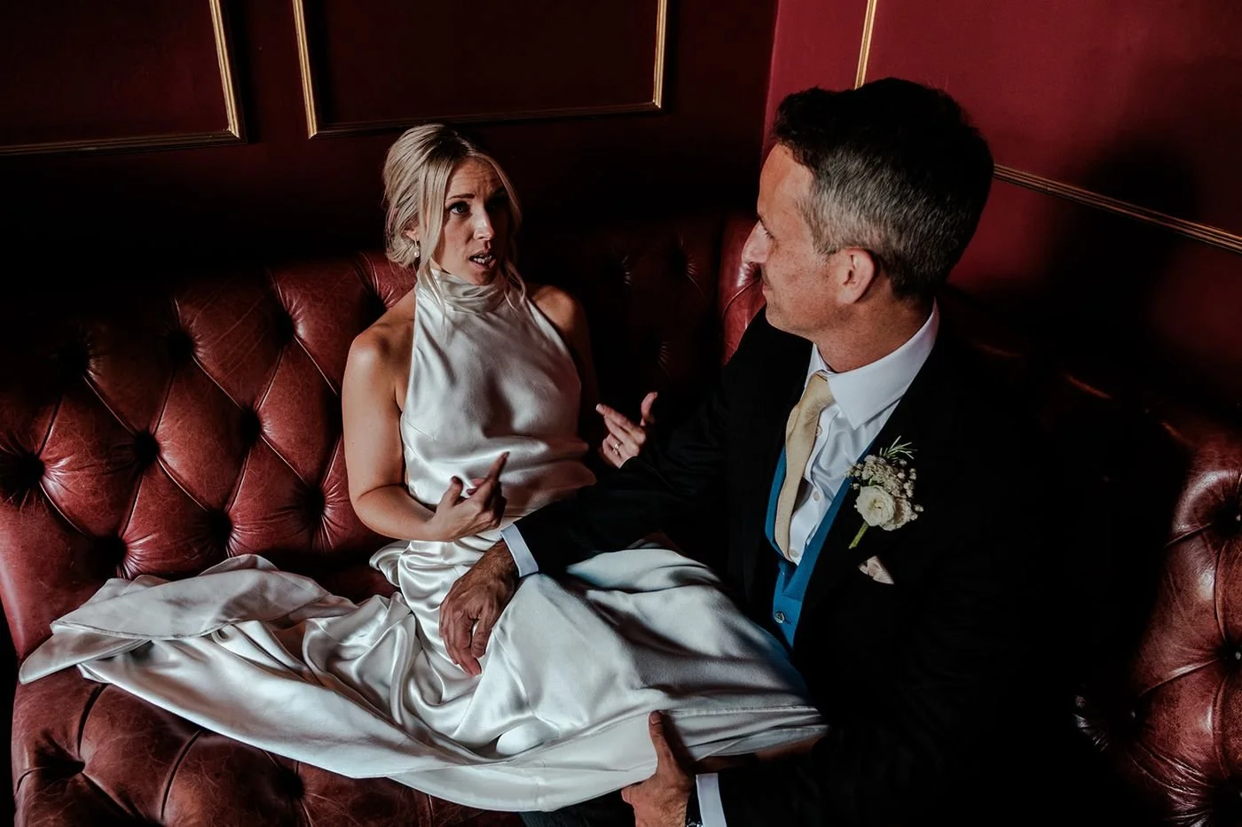 Alis and Brad couple portrait against the sandstone walls of Hotel du Vin Tunbridge Wells