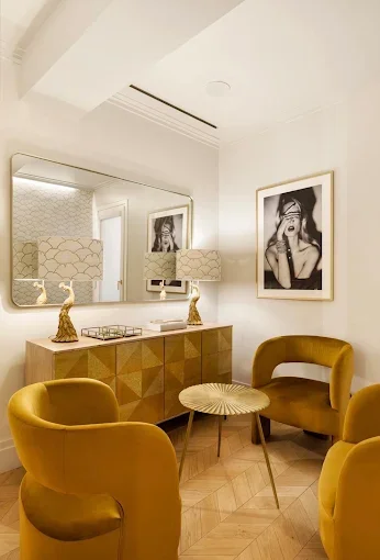 The velvet lounge at Bartorelli salon