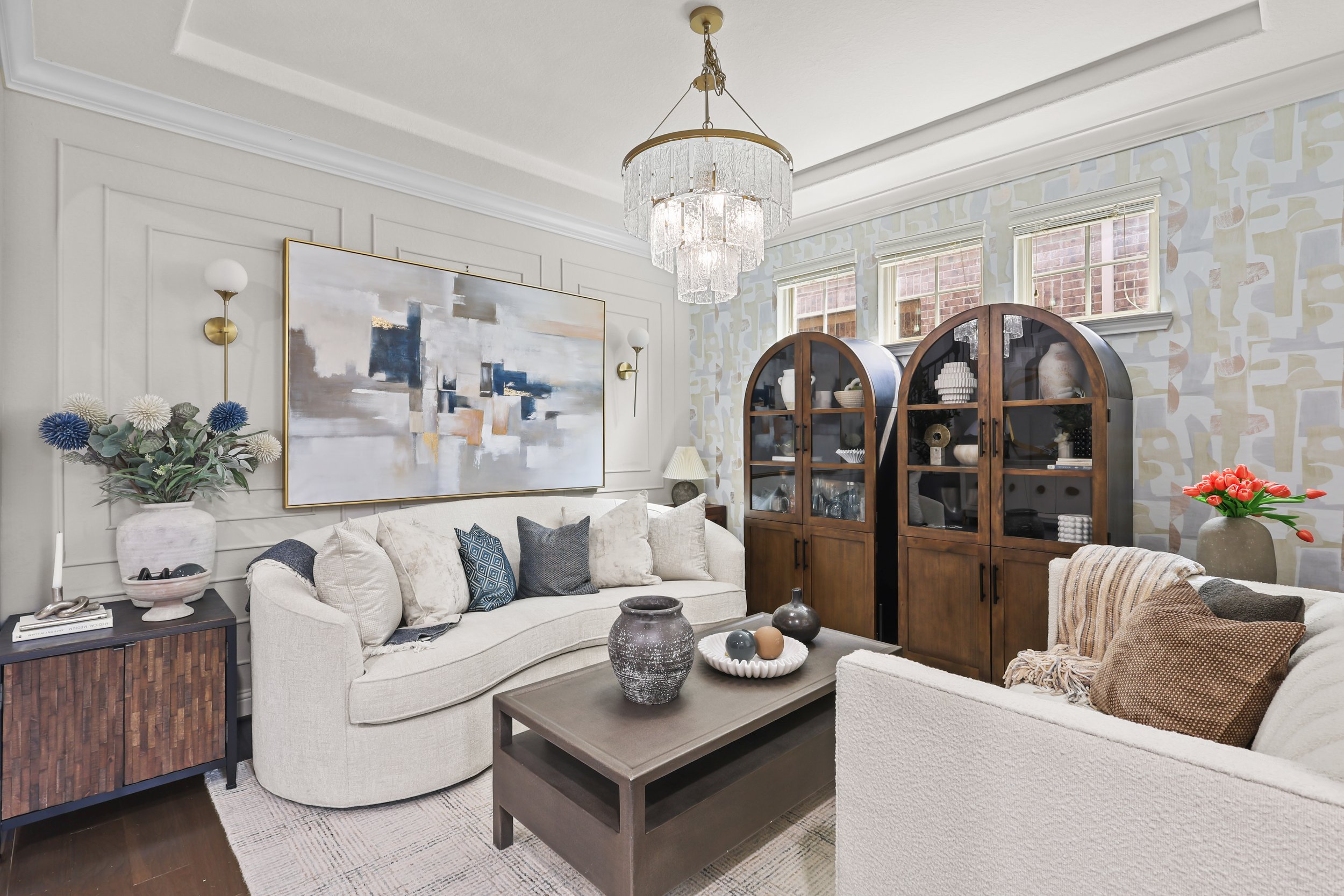 Modern interior styling by Emma's Interior in Woodlands, TX