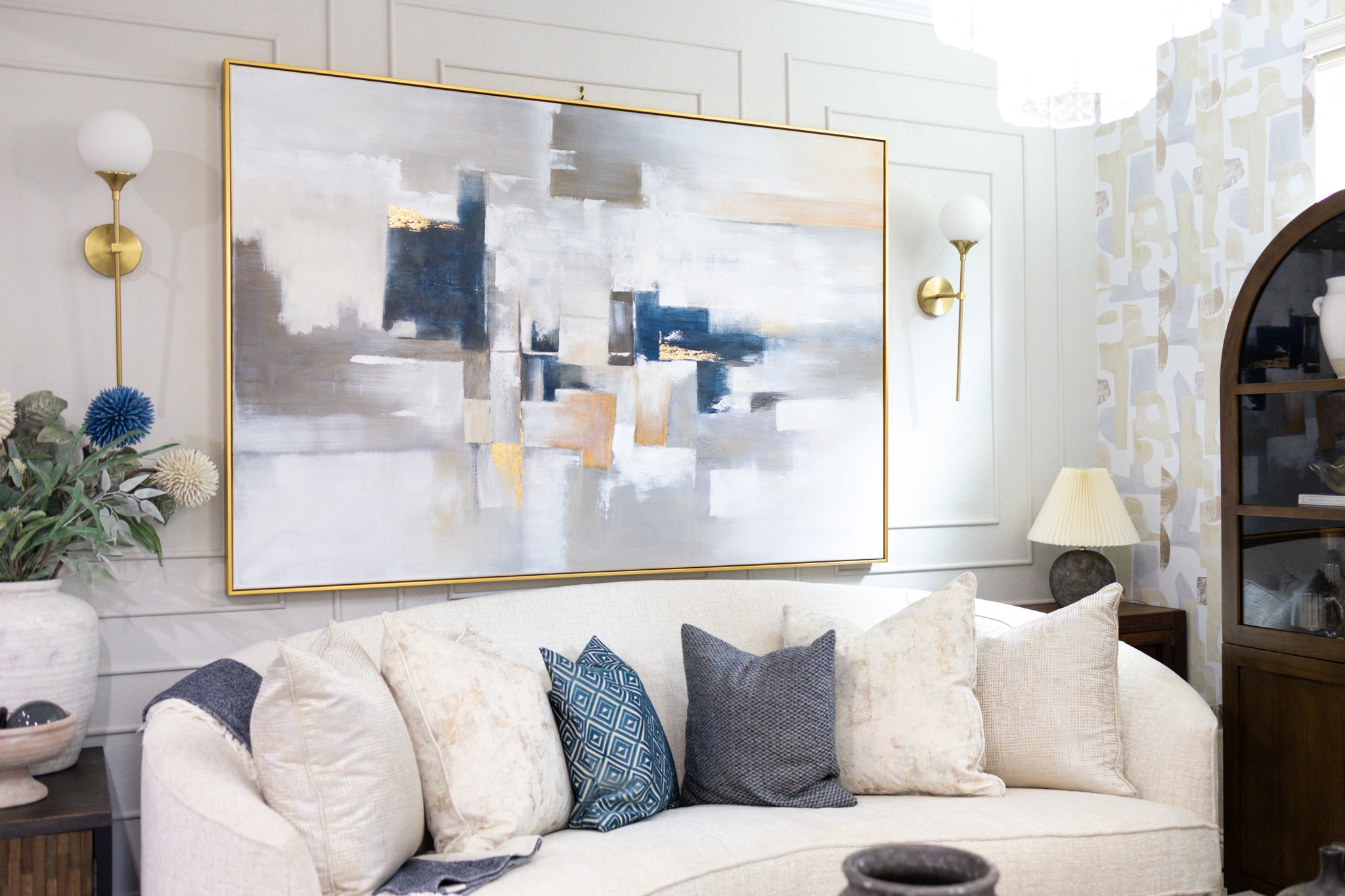Modern luxury home design by Emma's Interior in Woodlands, TX