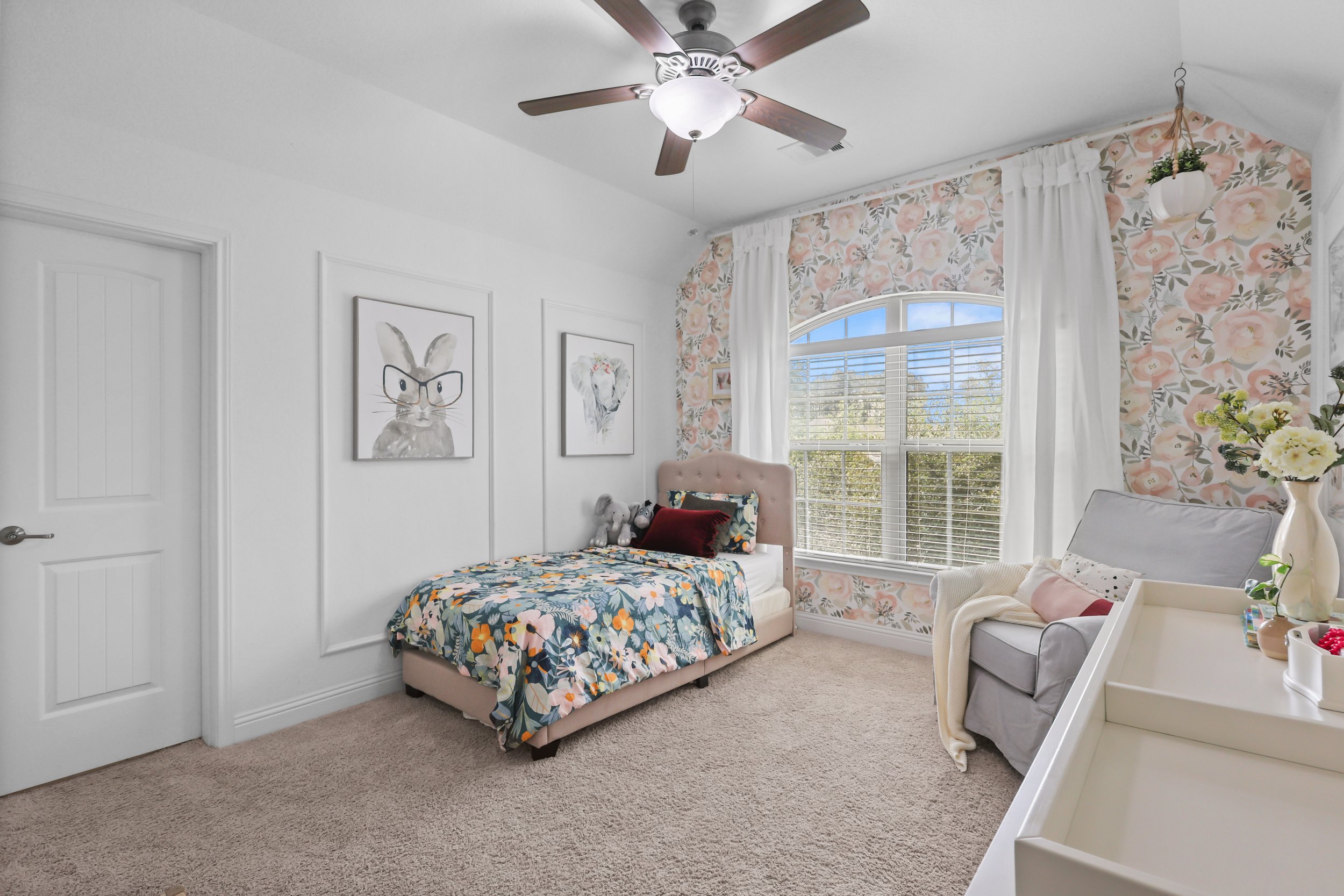 Contemporary home interior by Emma's Interior in Woodlands, TX