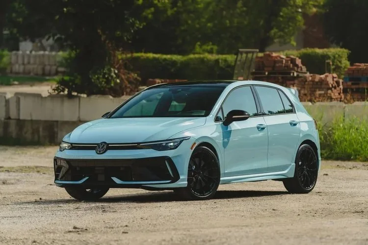 VW Golf R in color PPF