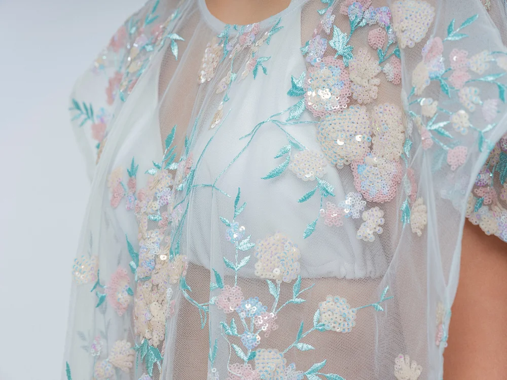 Barbados Poncho: a close view of the ornament and finishing.