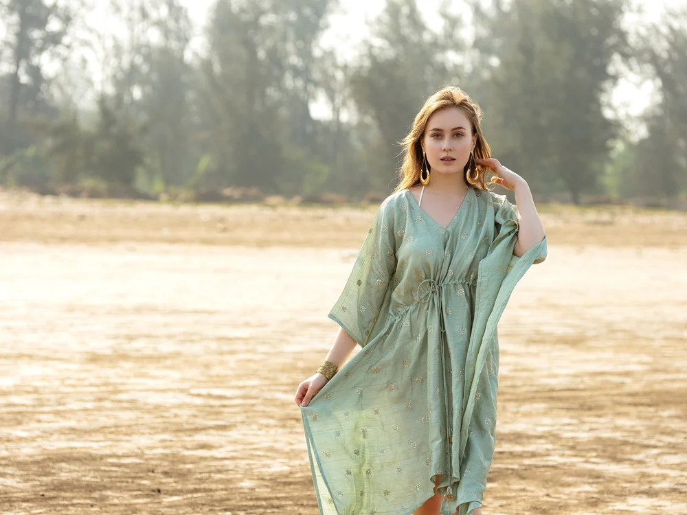 Bermuda Kaftan: pattern in the sunlight.