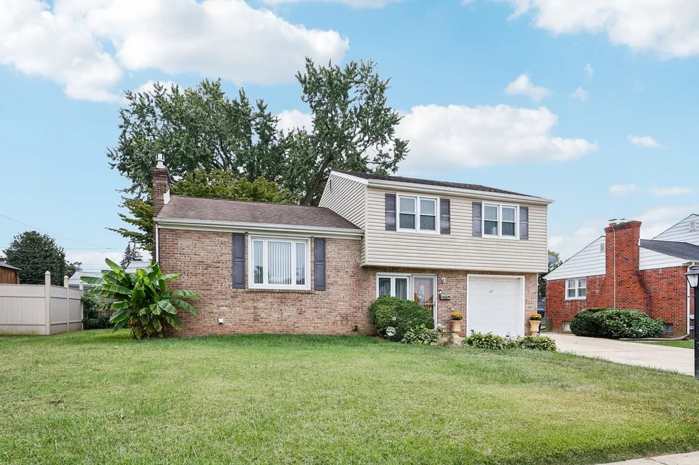 Home for sale in New Castle, Delaware, front exterior