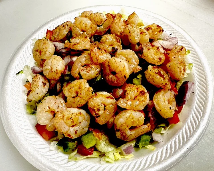 Salad with shrimp