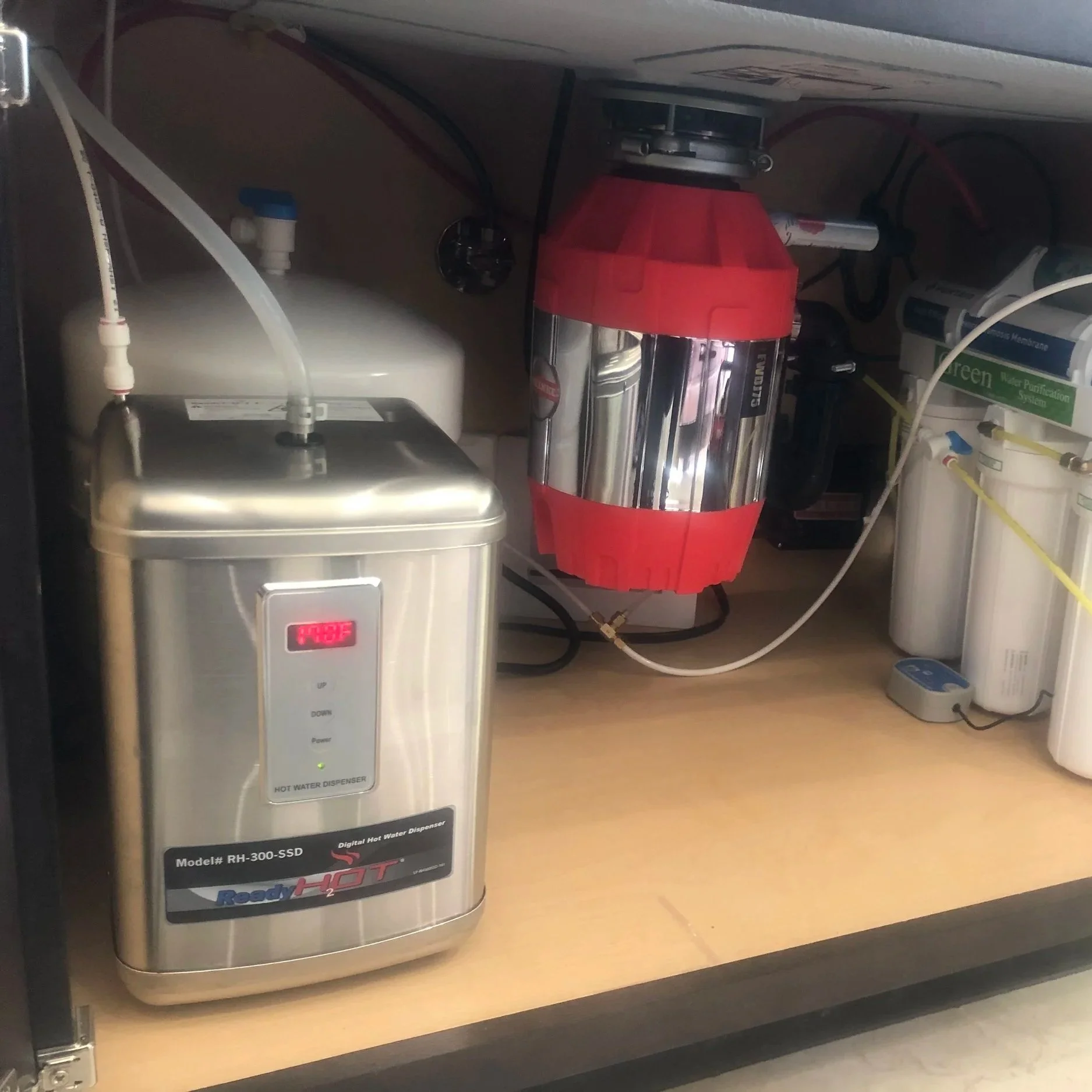 new thermal expansion tank installed on copper water heater line