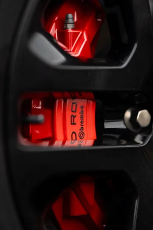 Ferrari Rosso Red calipers