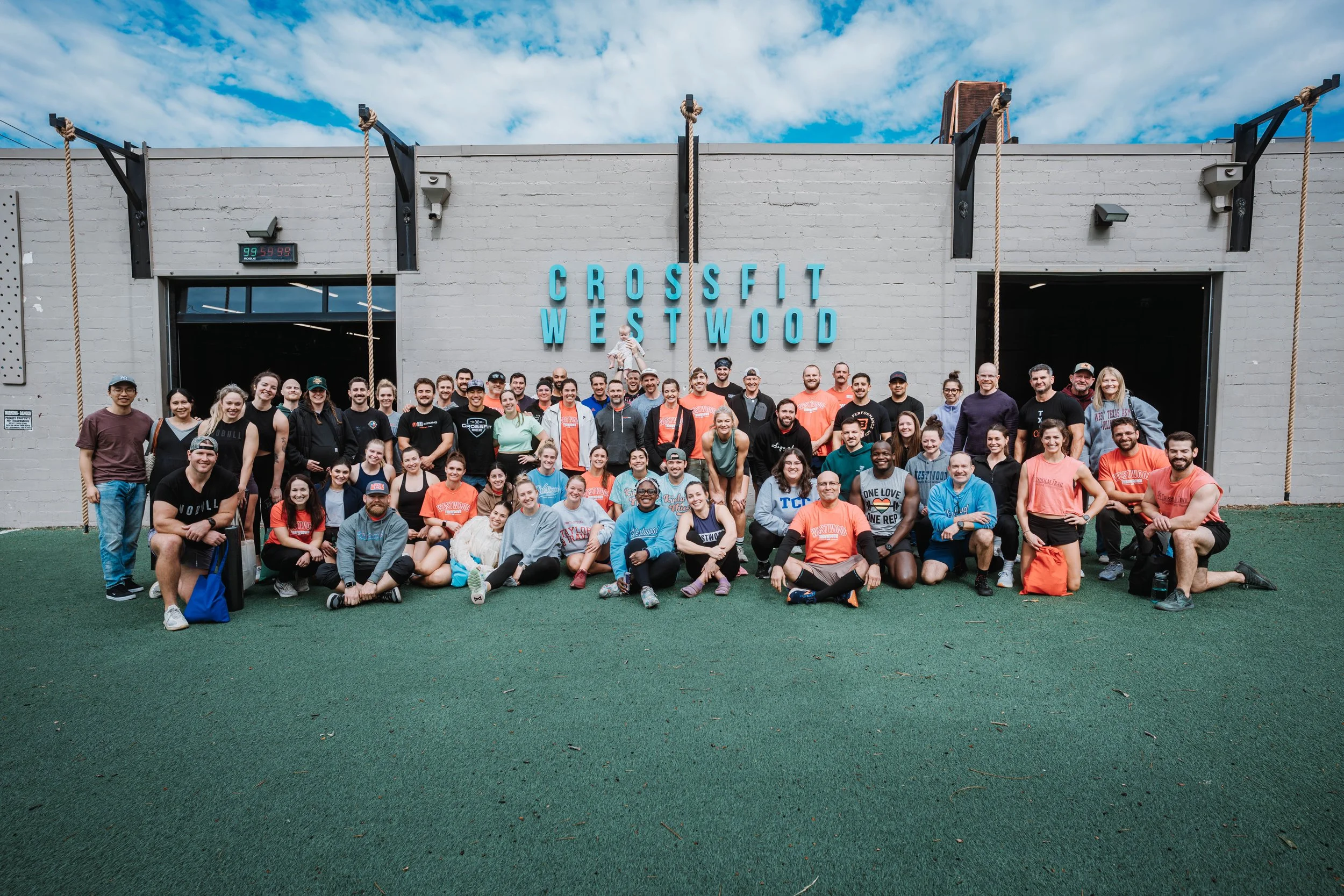 Throwdown athletes and volunteers group photo