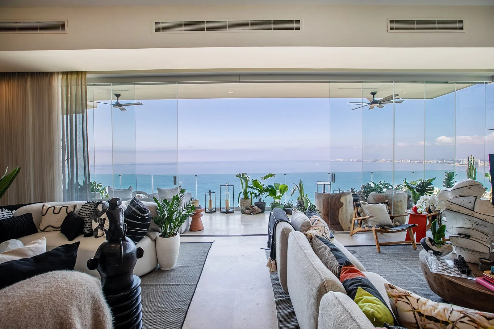 Architect-led interior of an Avalon penthouse in Amapas, Puerto Vallarta, with an ocean view