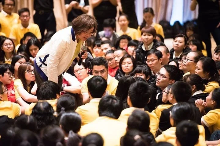 Eva with participants