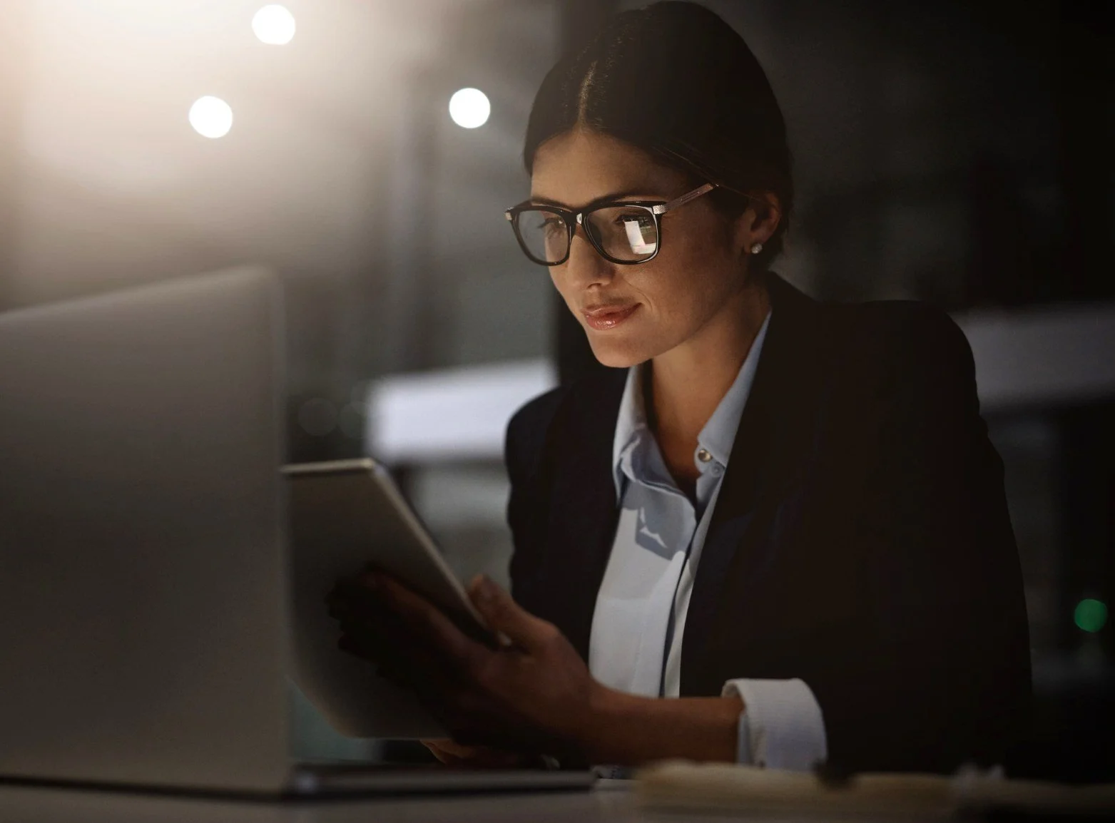 Surveyor using Surventrix on iPad