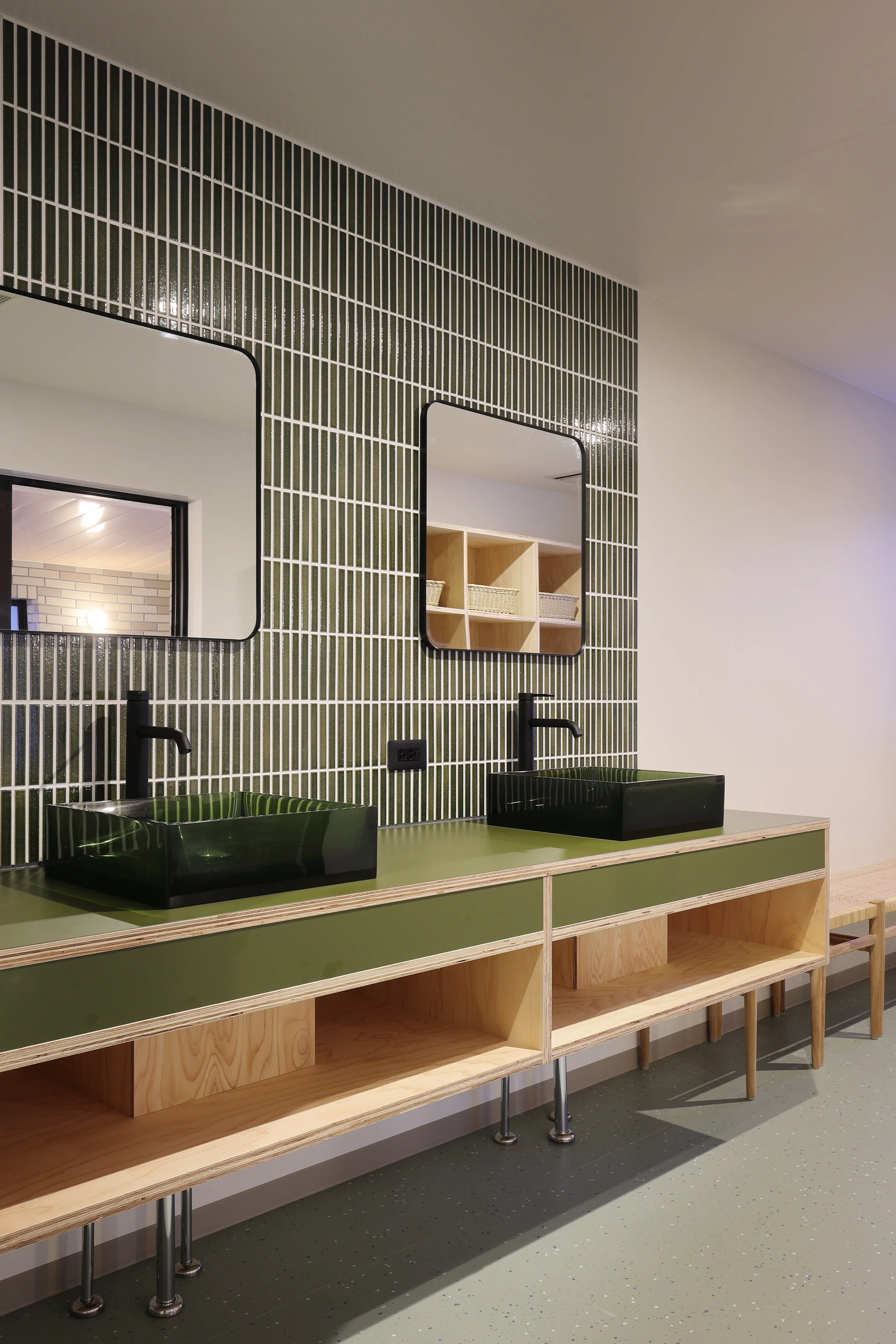 エヴォ・ホテル — 洗面化粧台のディテール