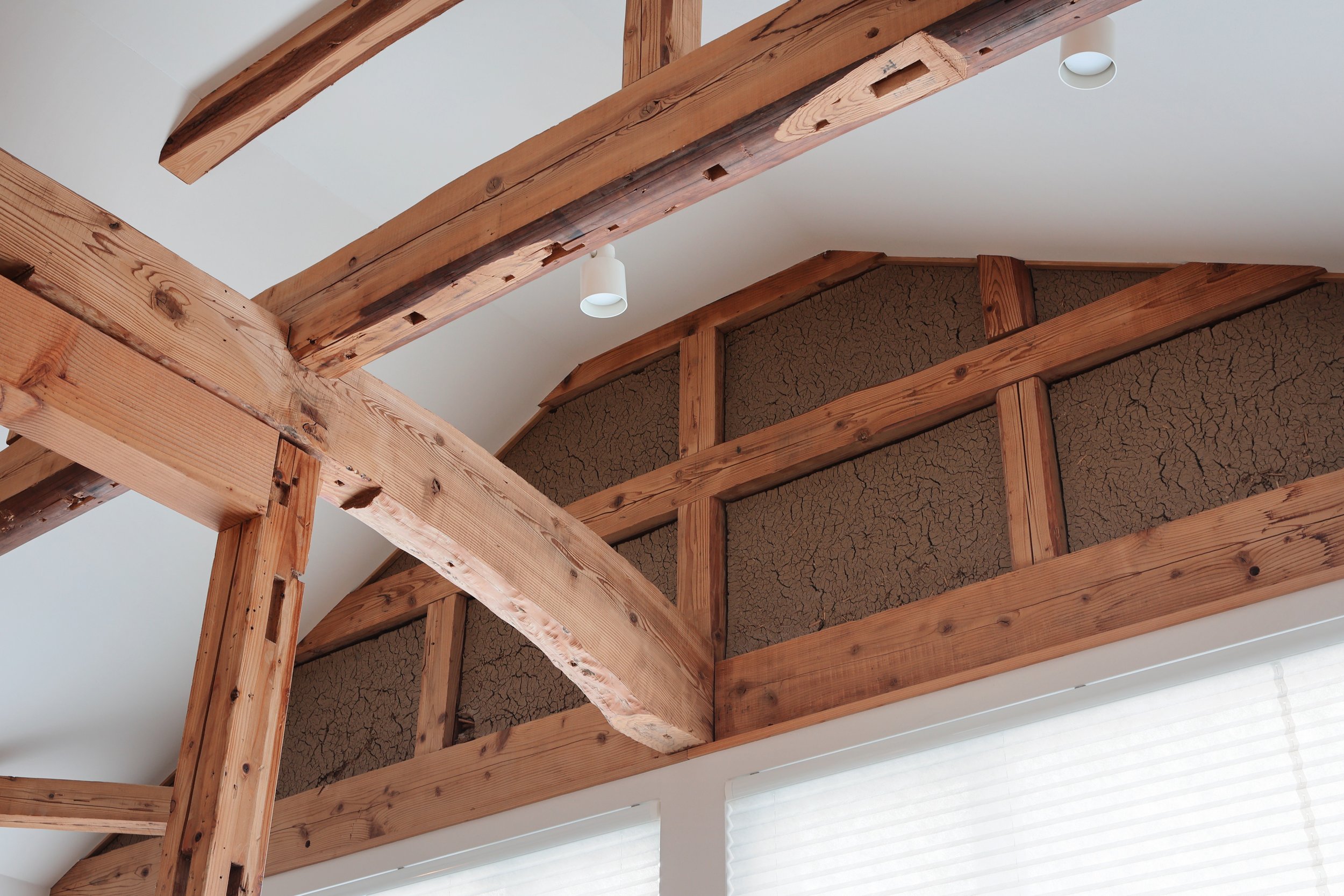 タヌキホテル — 建具のディテール