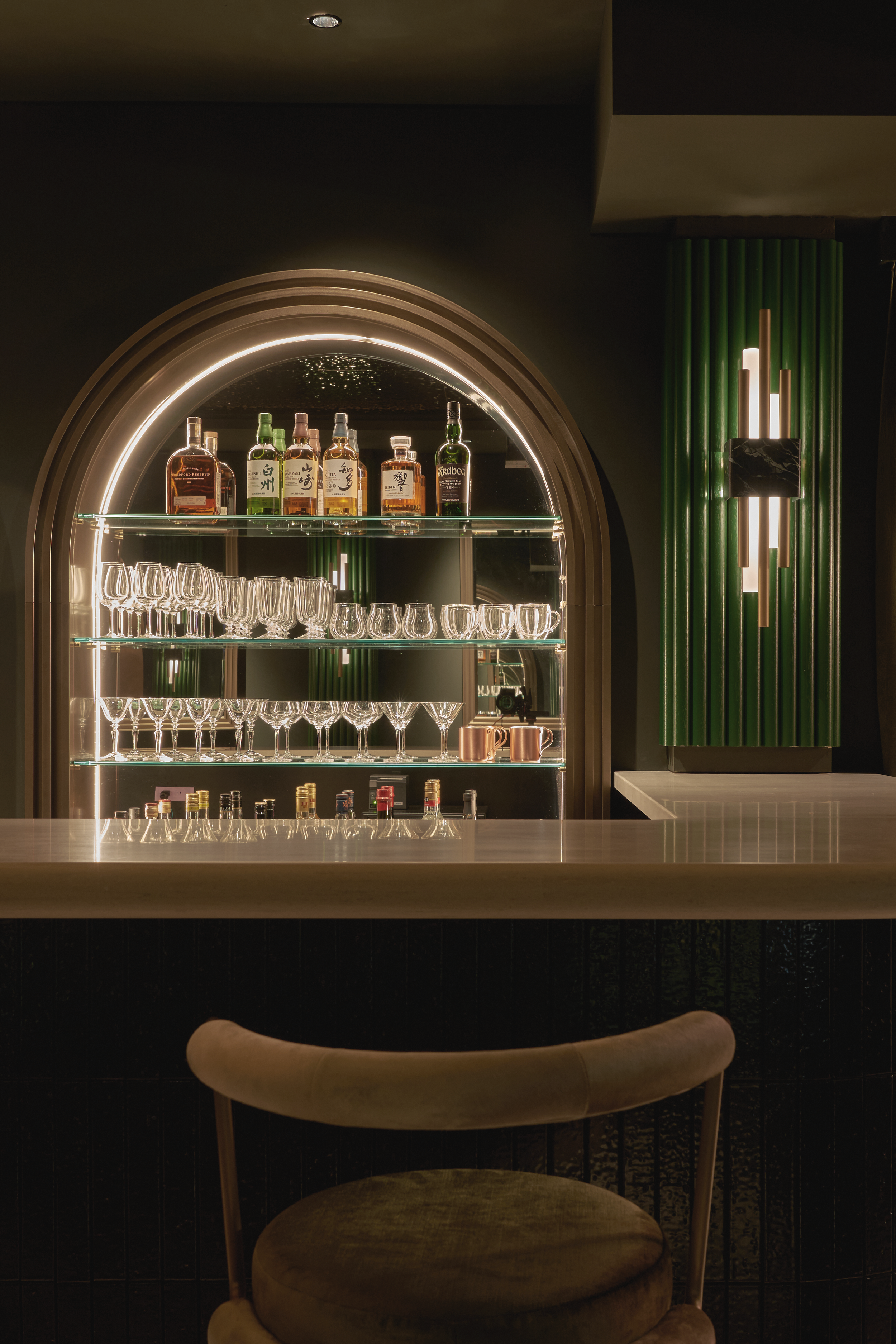 Satin — bathroom mirror and geometric wallpaper