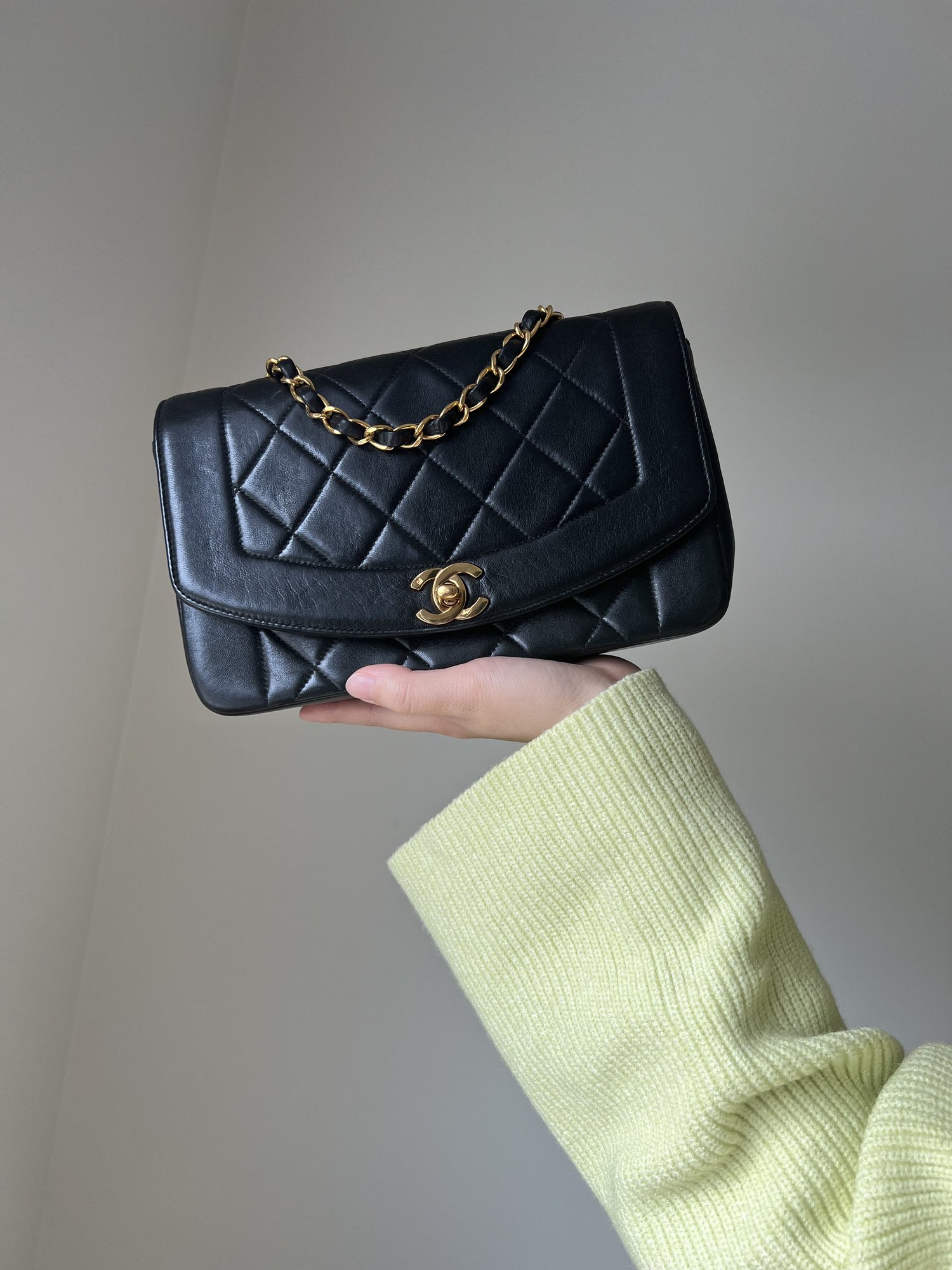 Chanel Diana Bag Small Lambskin Black – Timeless Vintage Company