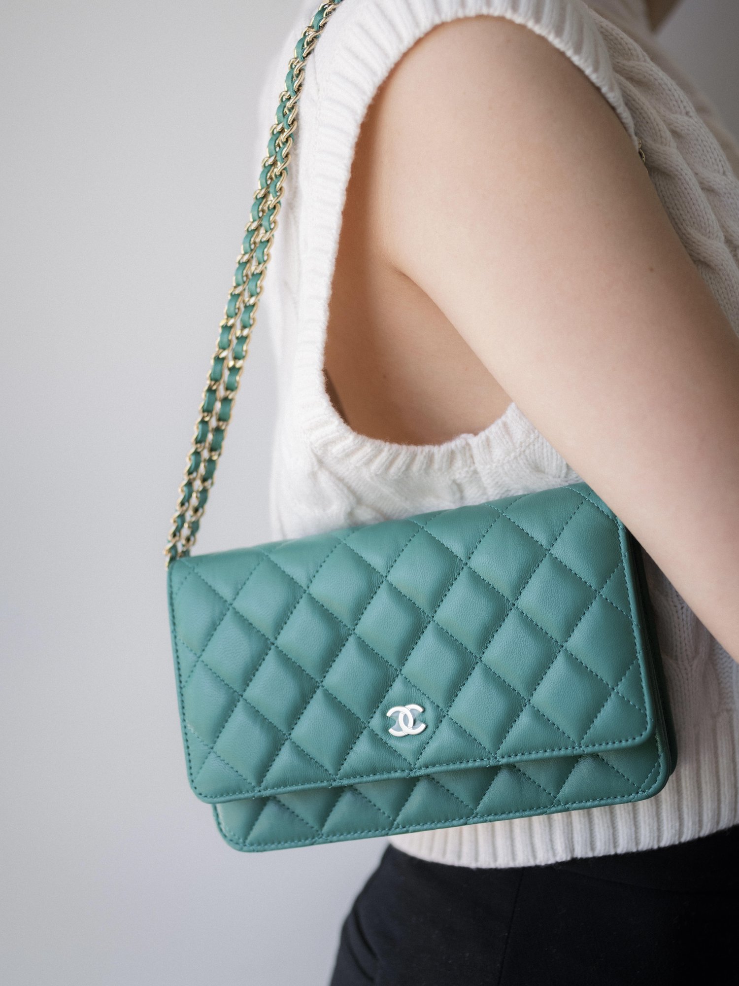 Chanel Beige Lambskin Jumbo Classic Flap GHW – Votre Luxe