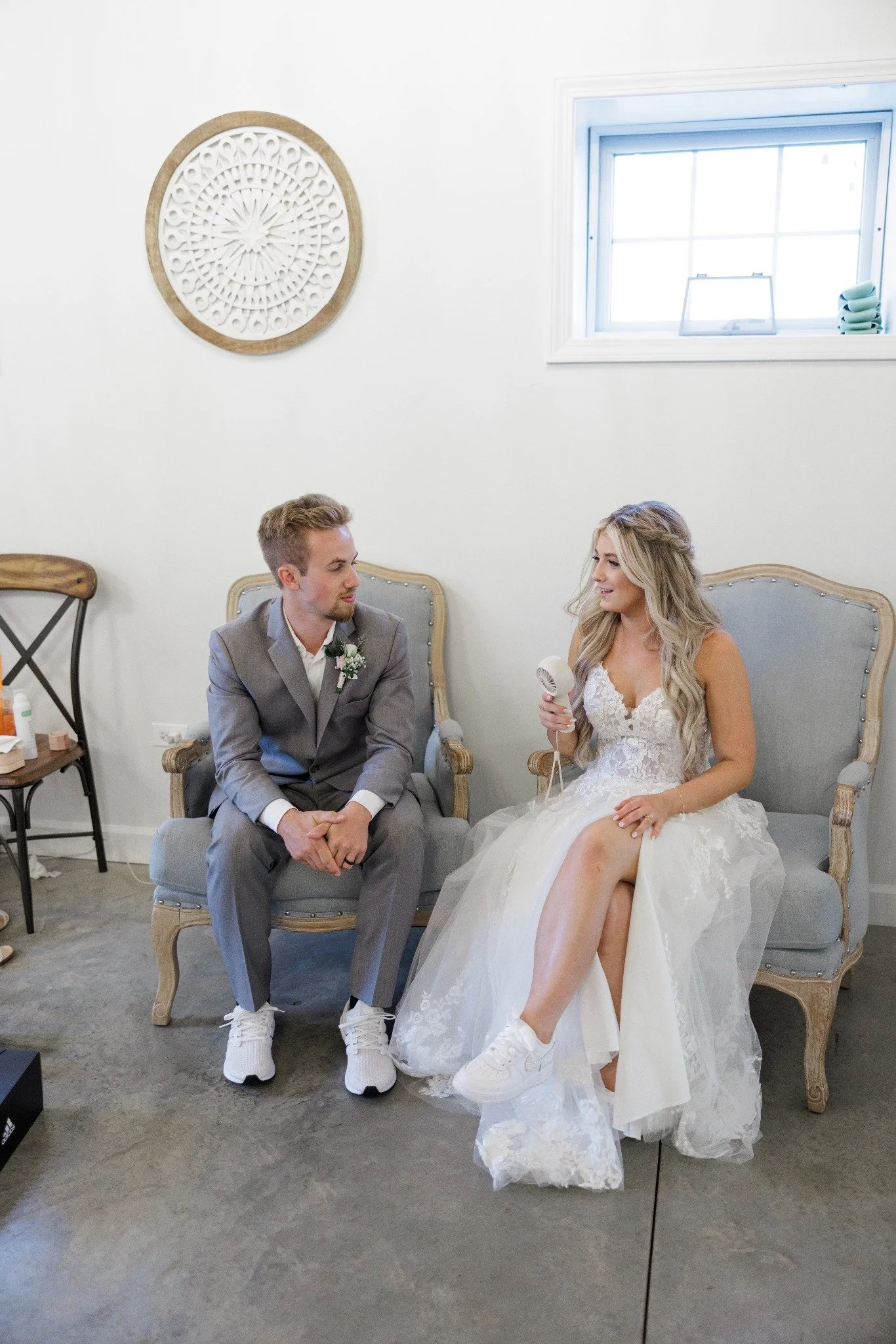 Getting-ready wedding photography in the private bridal suite
