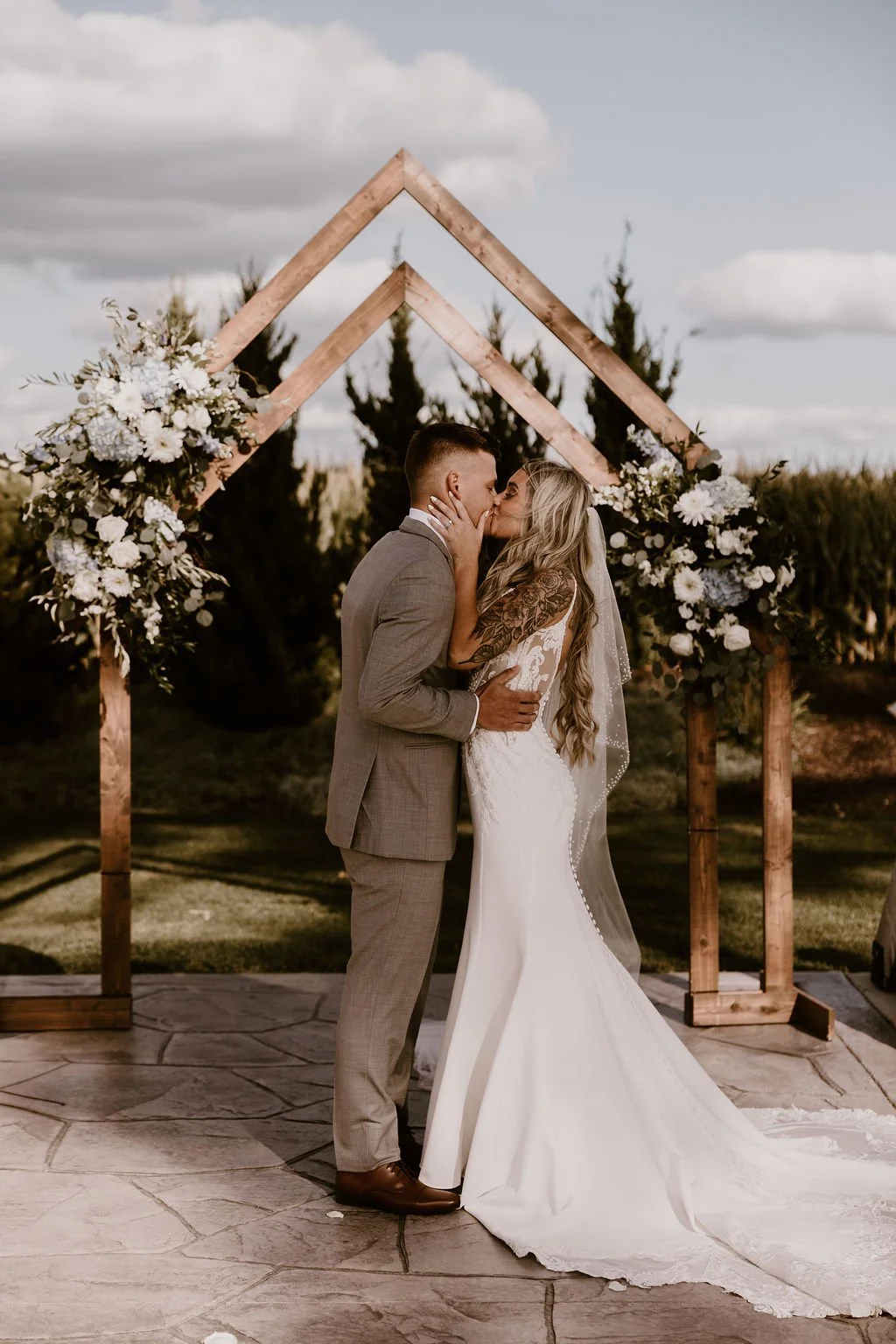 Outdoor wedding celebration at Sable Creek Homestead near Plainfield