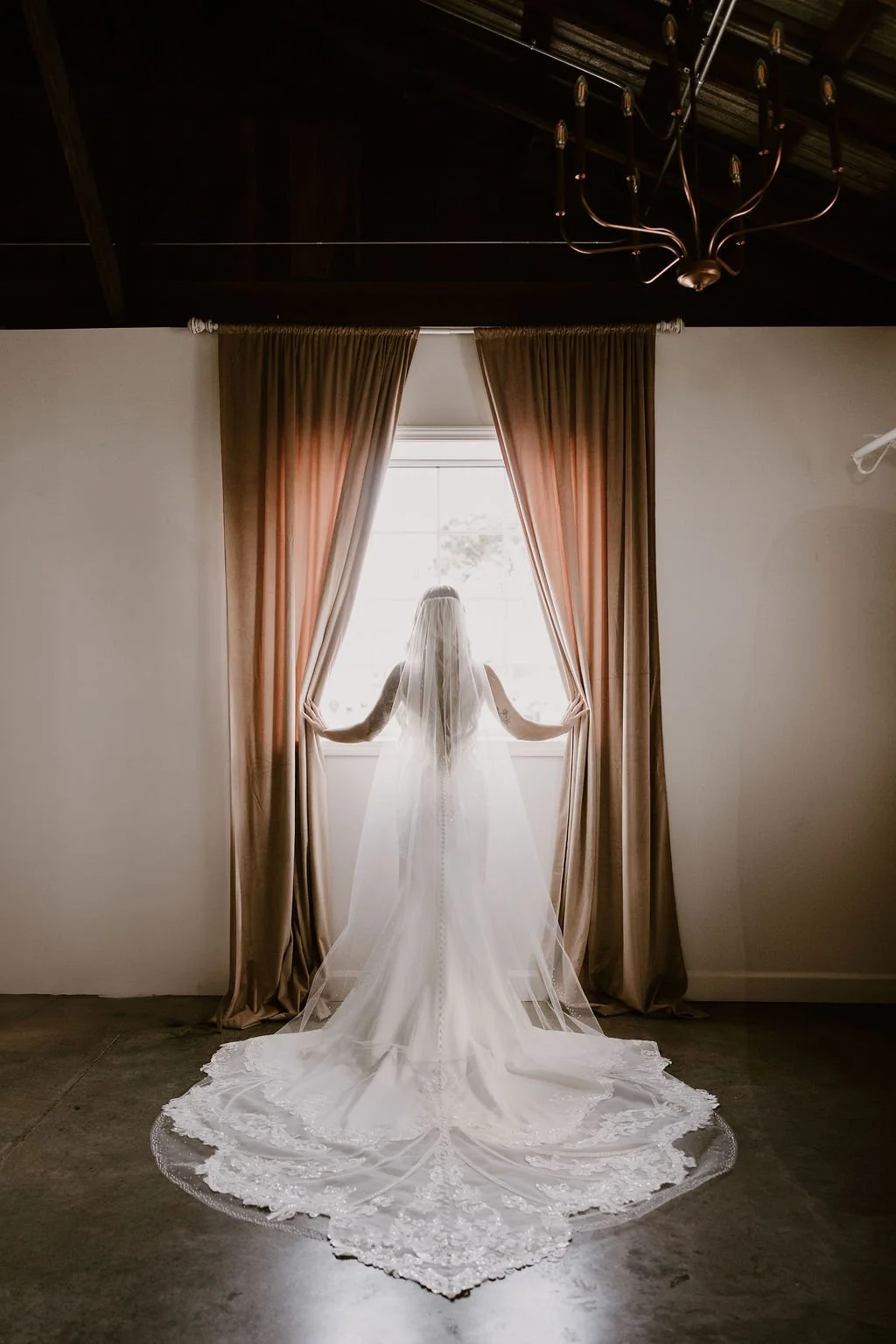 Private bridal suite and lounge at Sable Creek Homestead wedding venue