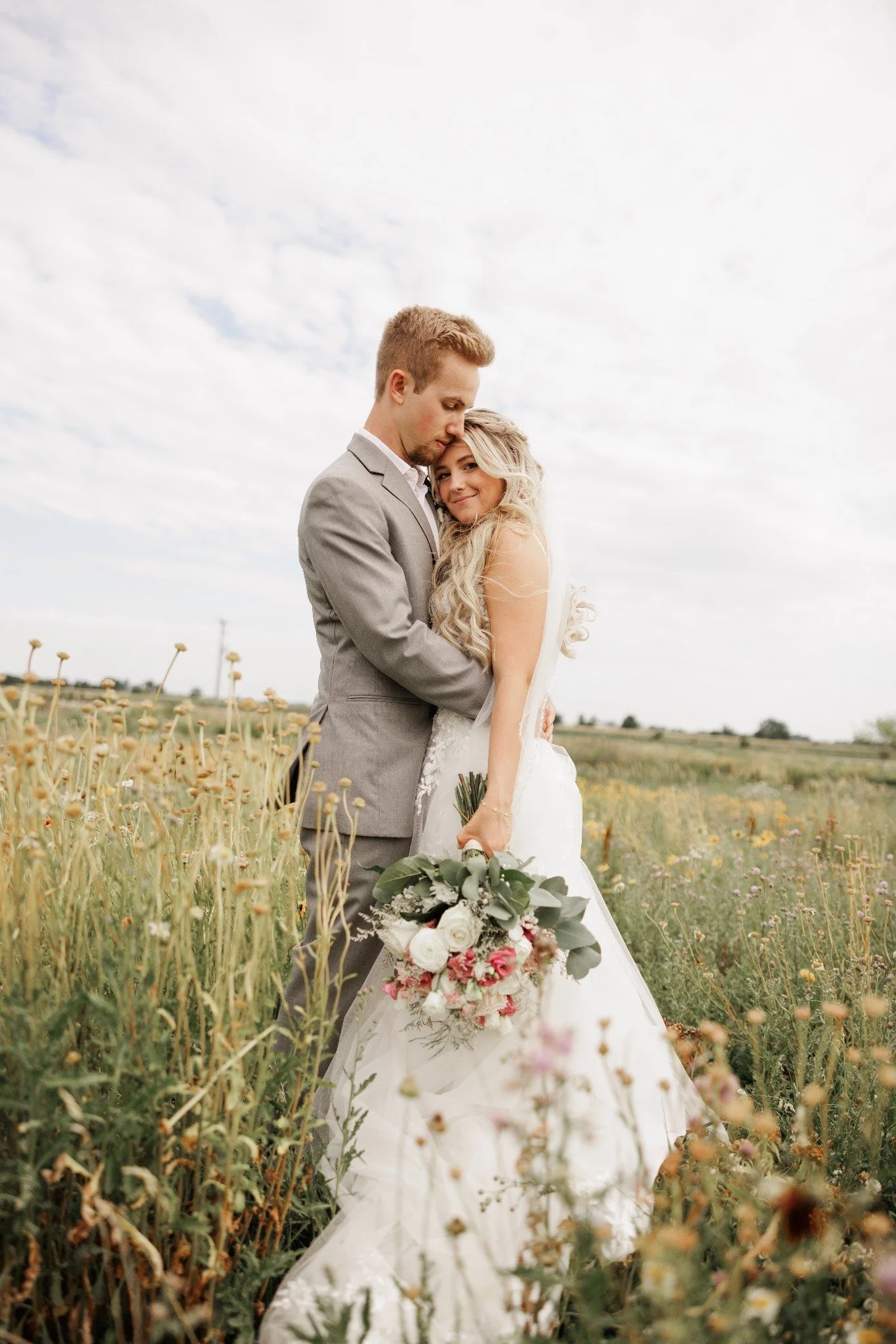 Wedding couple in the natural landscape at Sable Creek Homestead near Naperville, Illinois