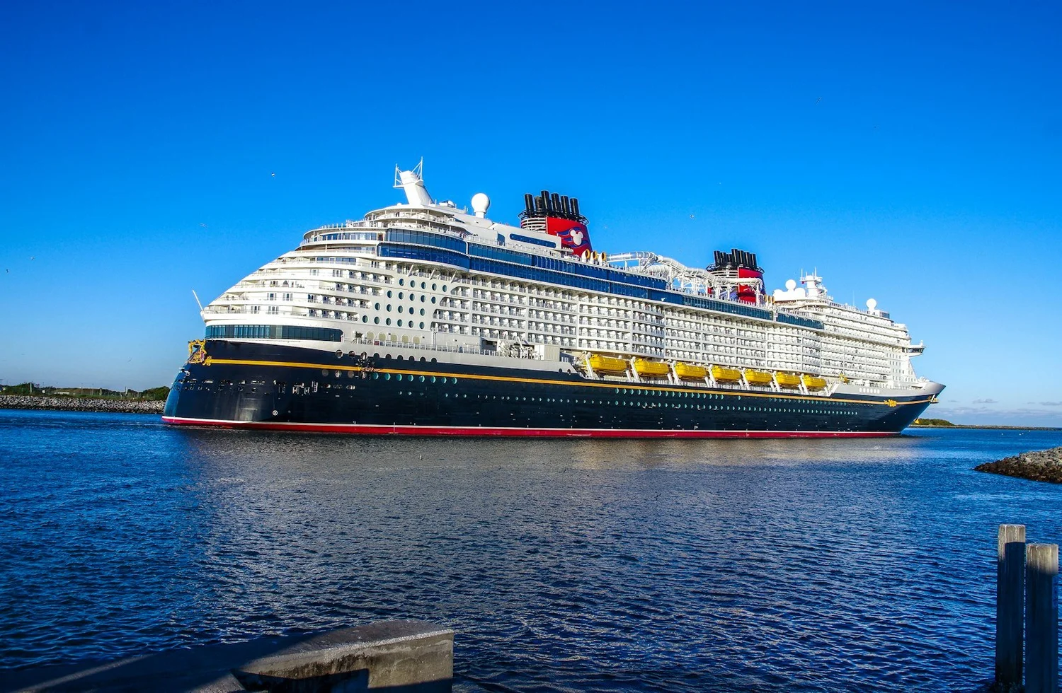disney cruise ship