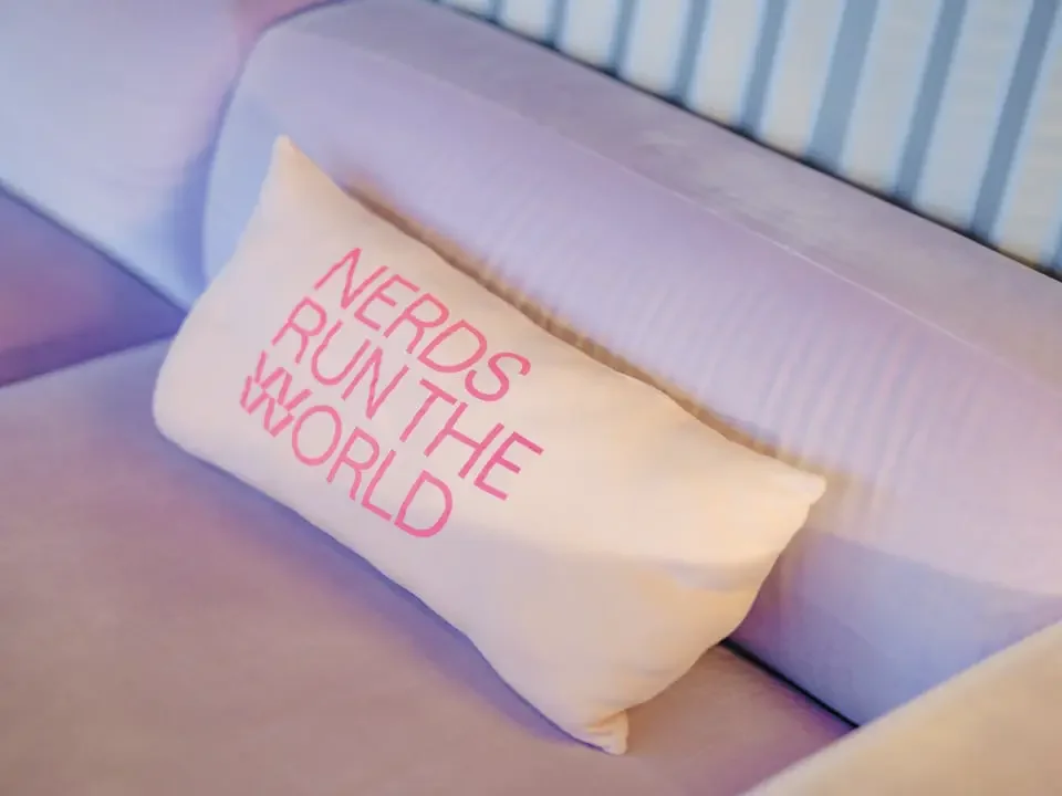 Nerds Run The World-kontor på Rebel