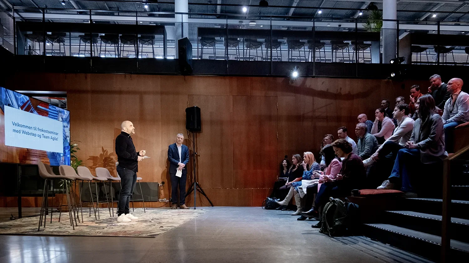 Presentasjon under et frokostmøte for Webstep i et av Rebels lokaler.