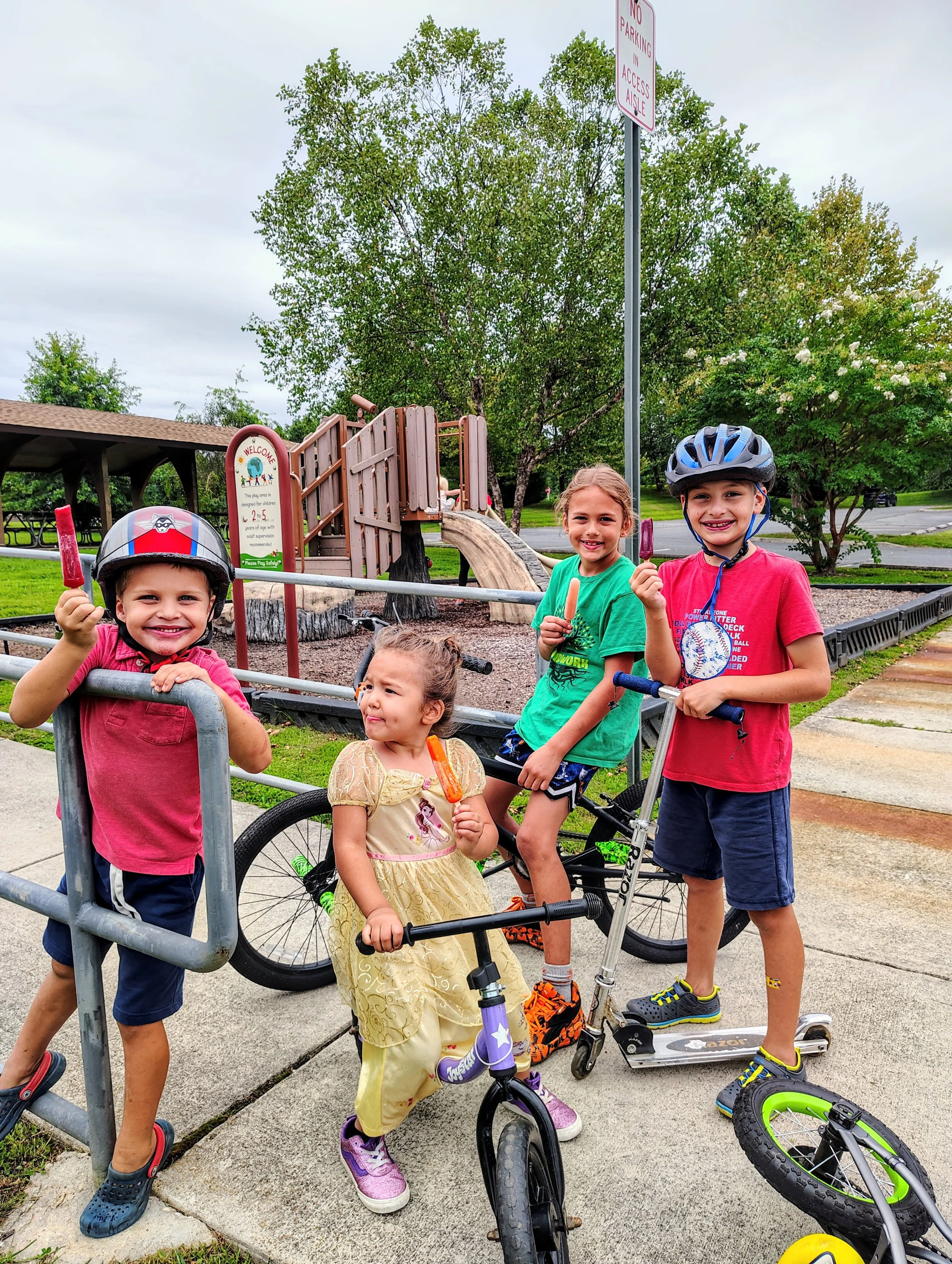 Families connecting at a Christ Fellowship Meet Up