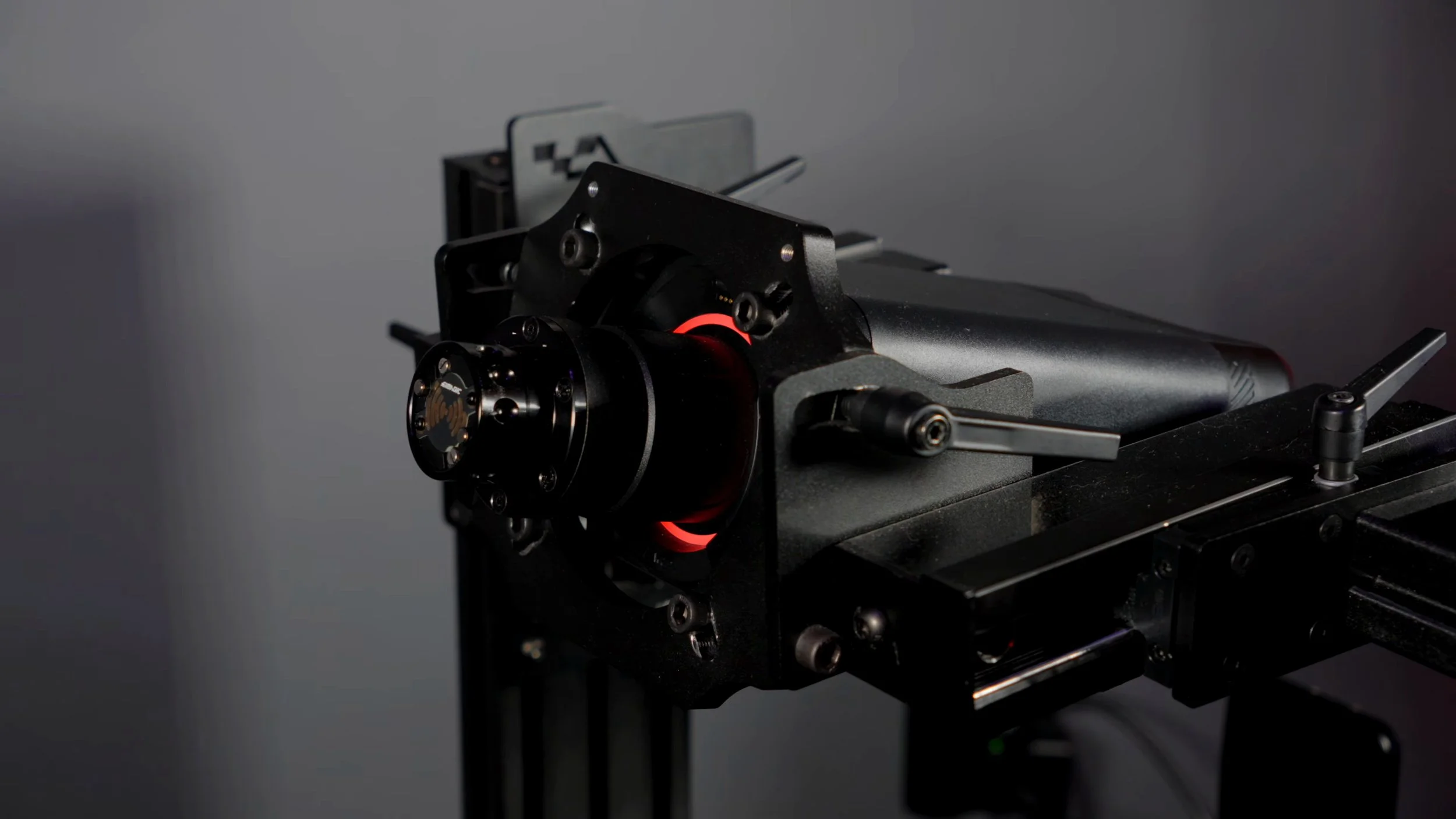 The front hub and illuminated ring.