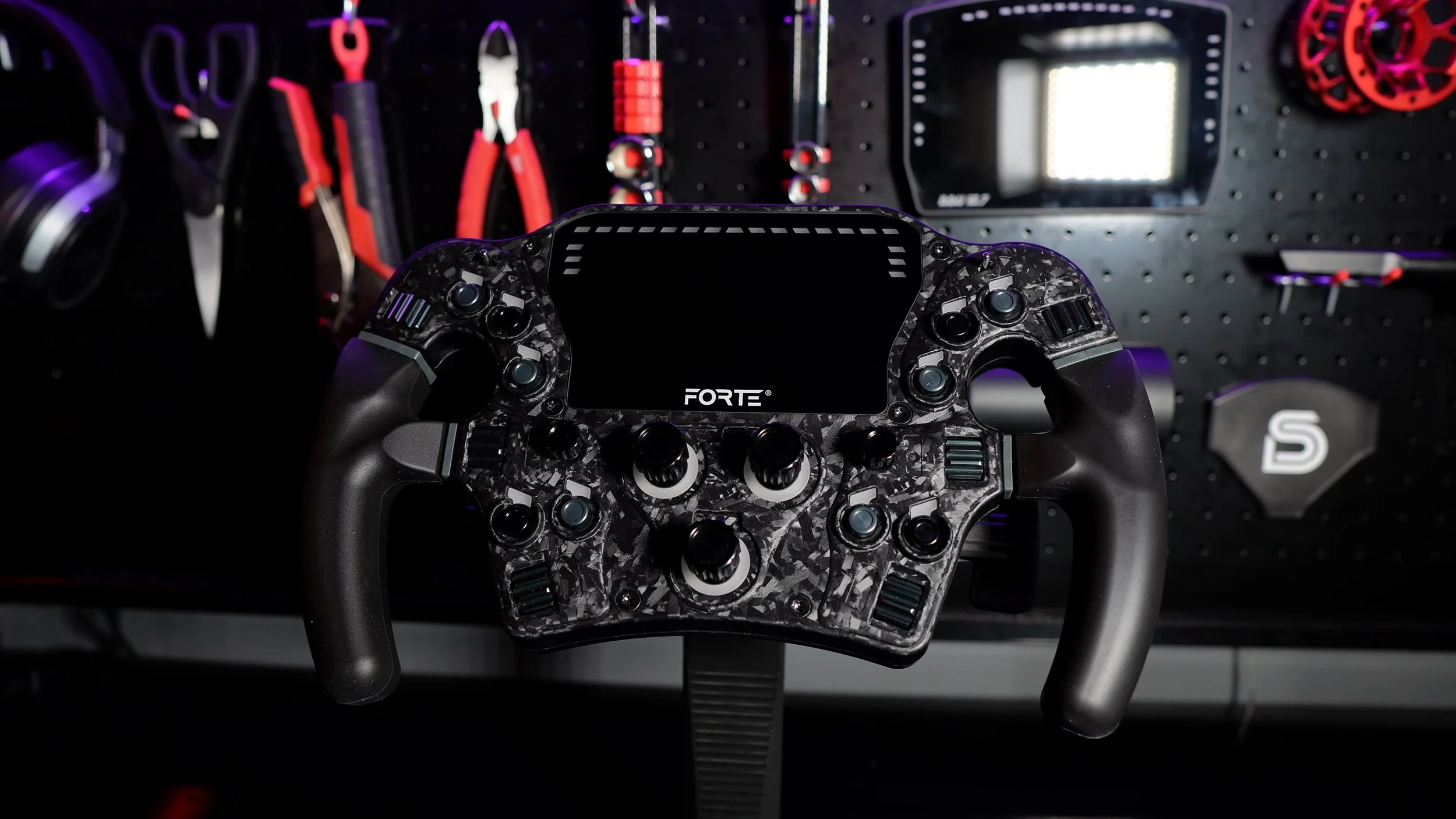 The complete wheel viewed from the front.
