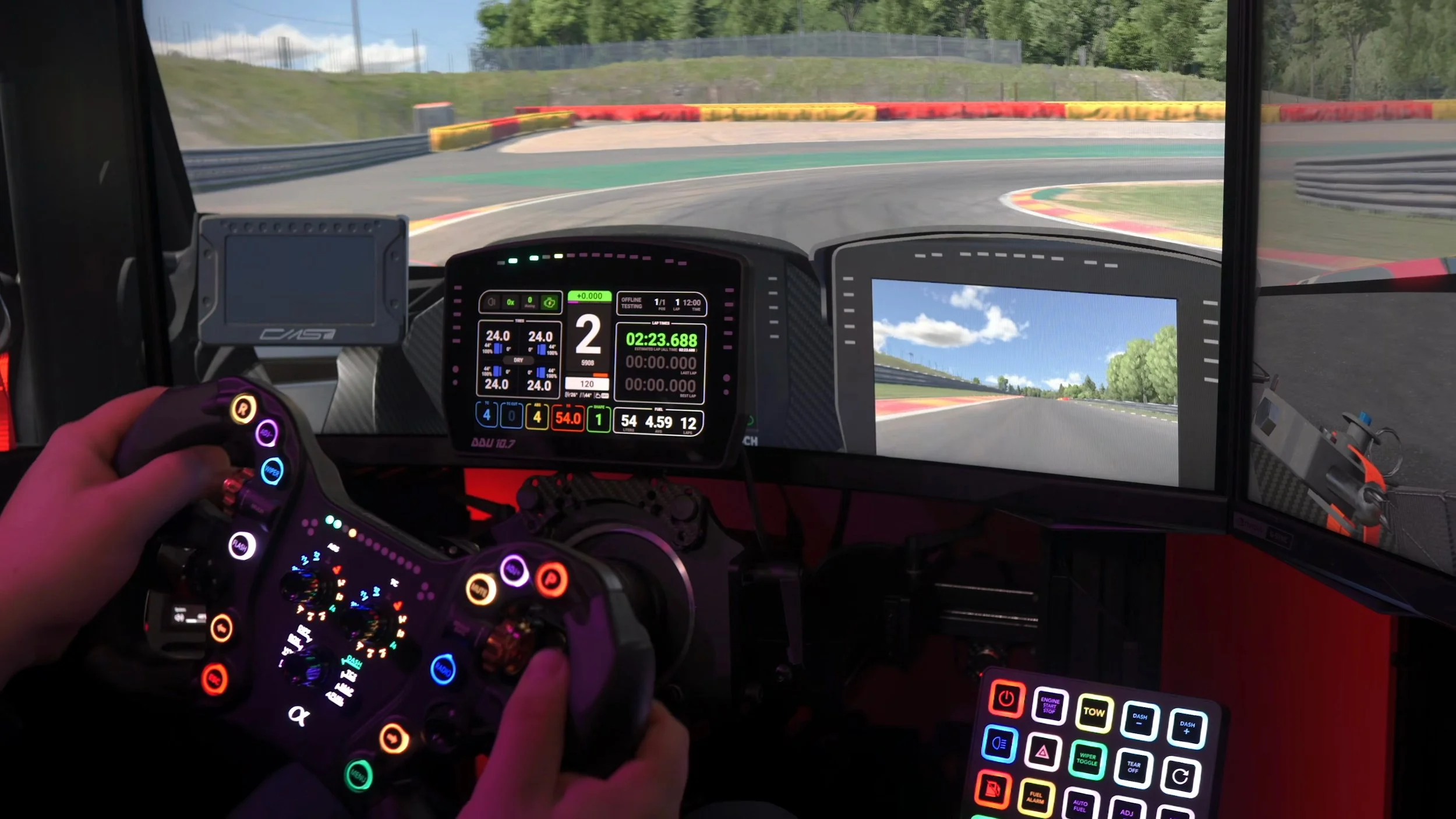 The DDU10.7 showing race telemetry on the rig.