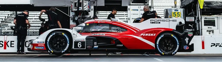 Porsche 963 · Penske pit lane