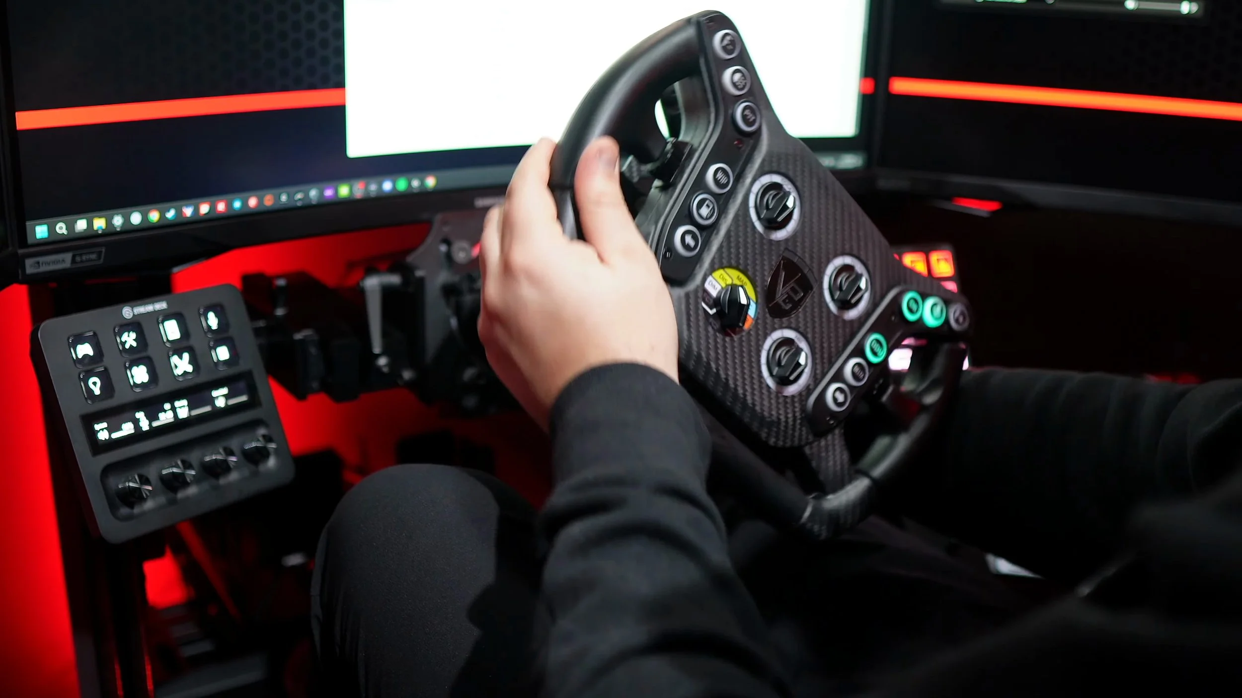 Fitting the steering wheel to the quick release.