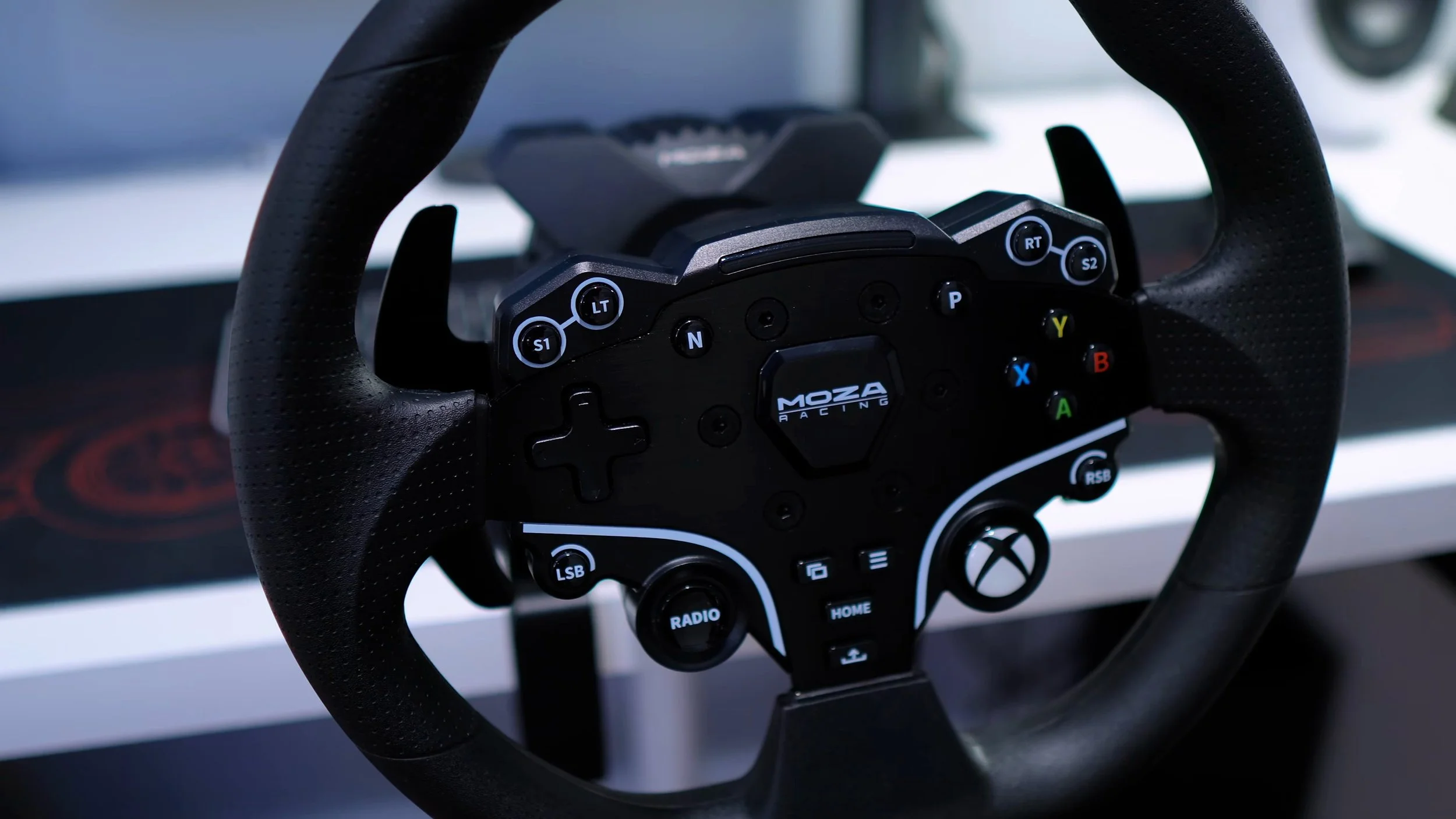 The ESX wheel and Xbox-labelled controls.