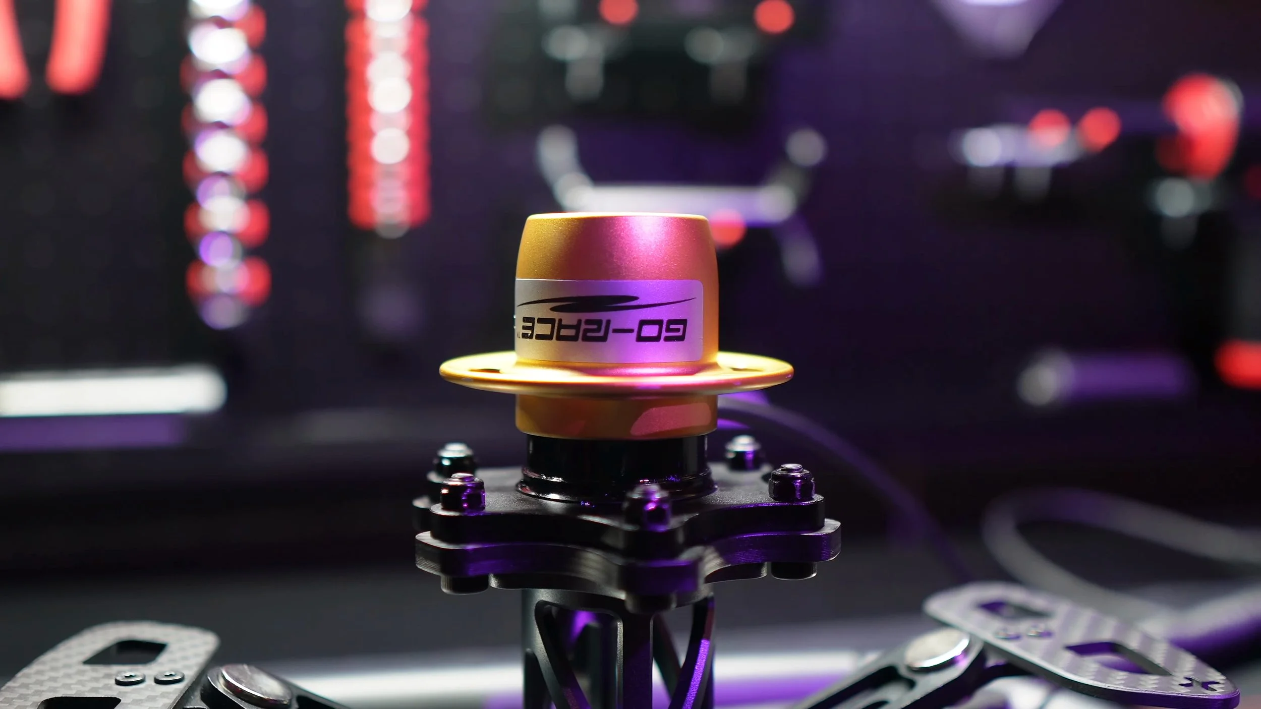 The Go-Race quick-release assembly on display.