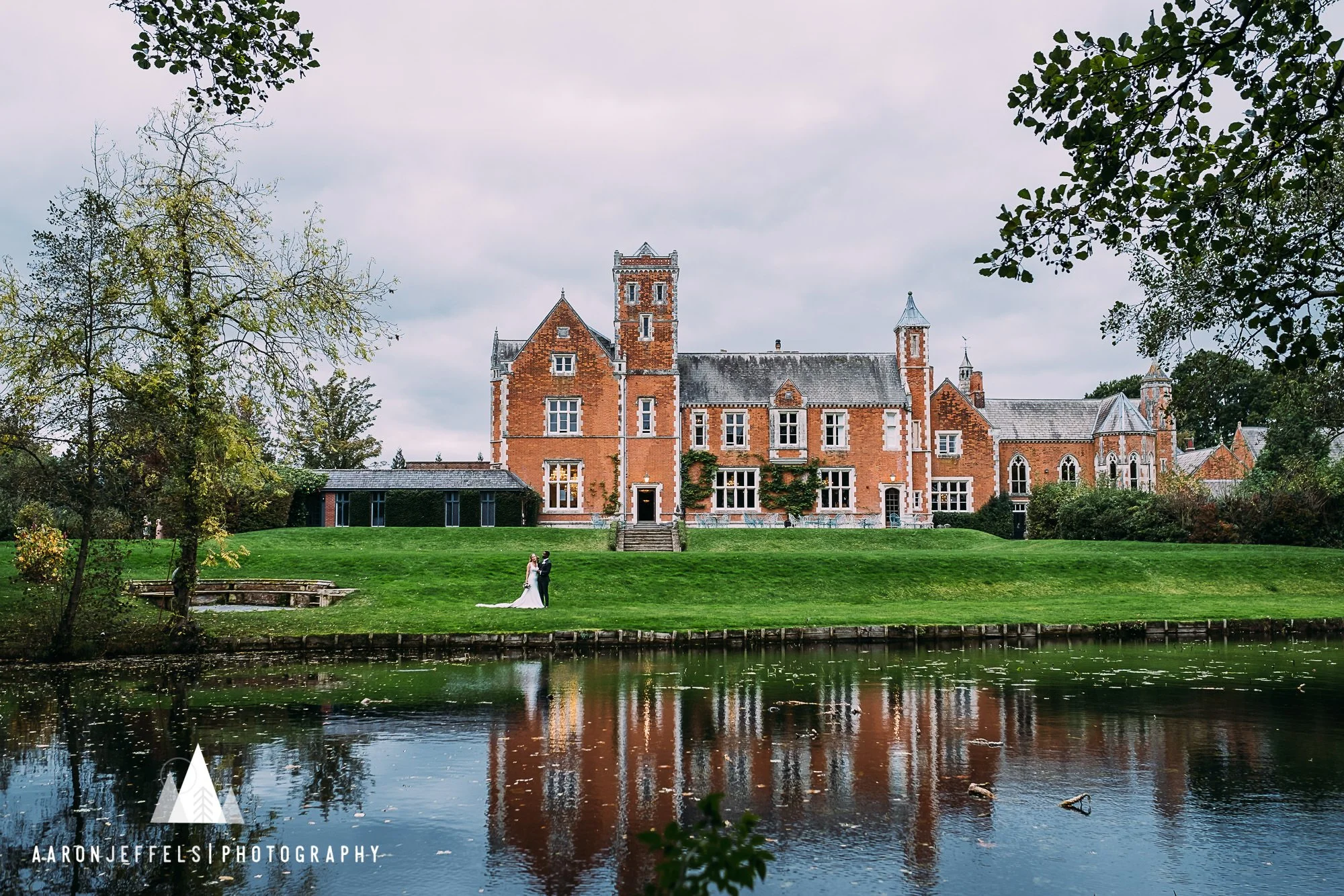 Wedding at Thicket Priory, Thorganby, near York, photographed by Aaron Jeffels
