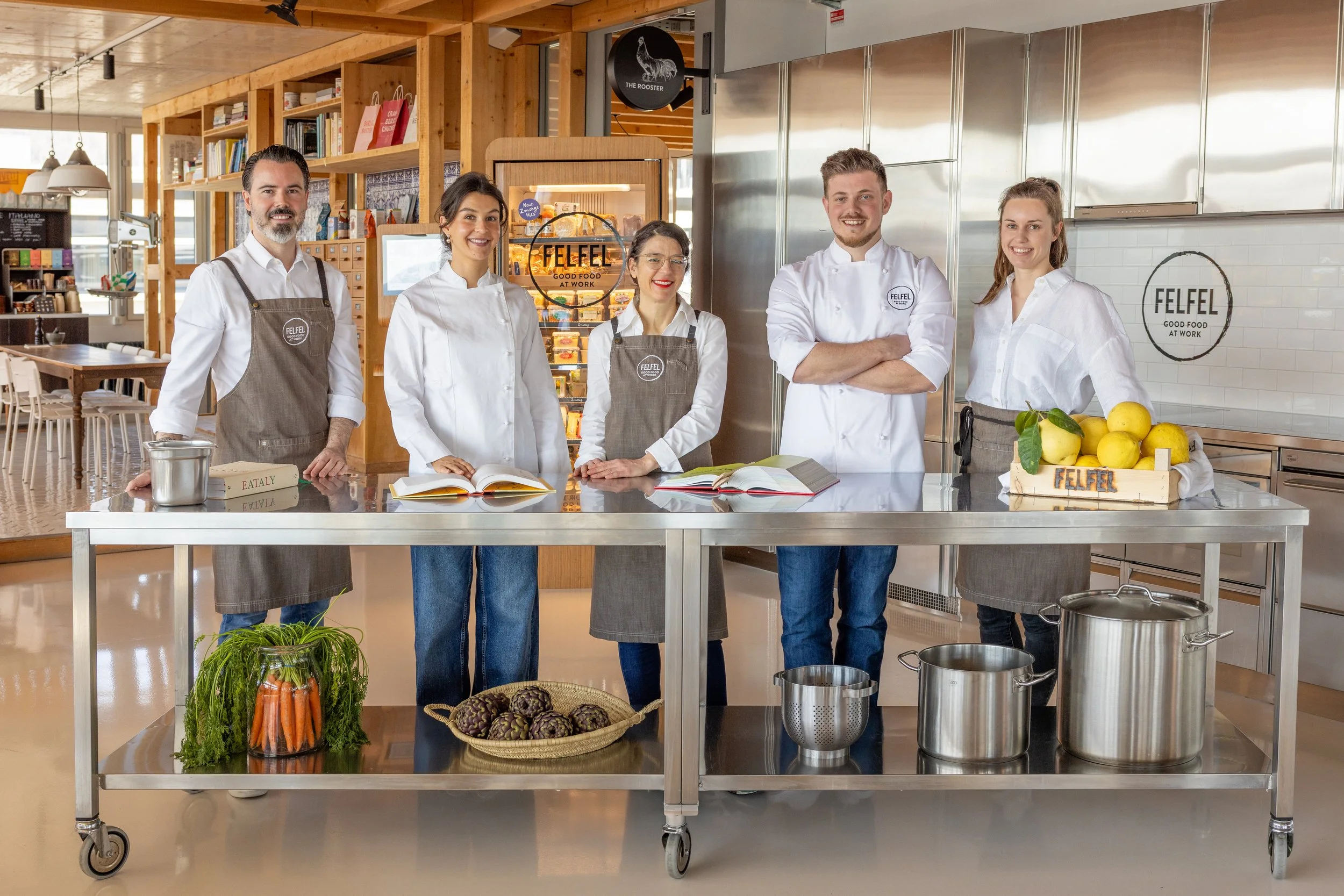 Das FELFEL Food-Scout-Team in der Küche in Zürich