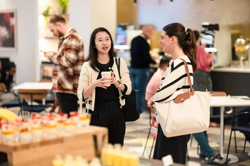 Delegates networking during HR Analytics Summit