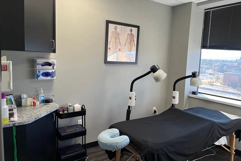 Acupuncture room at Mountain View Pain Center Northglenn