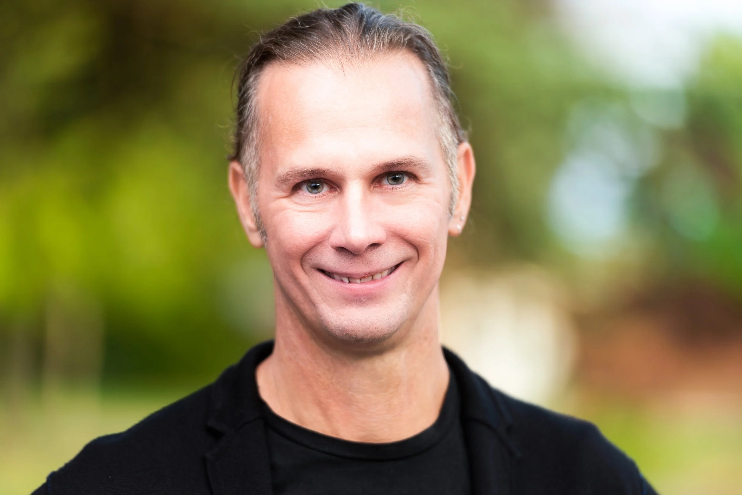 Photo of Leigh Thompson