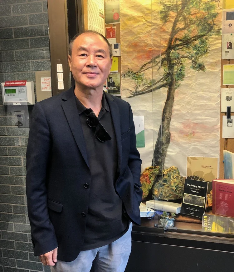 WANG JIAXIN is an eminent Chinese poet, essayist, and translator who has published more than forty books.