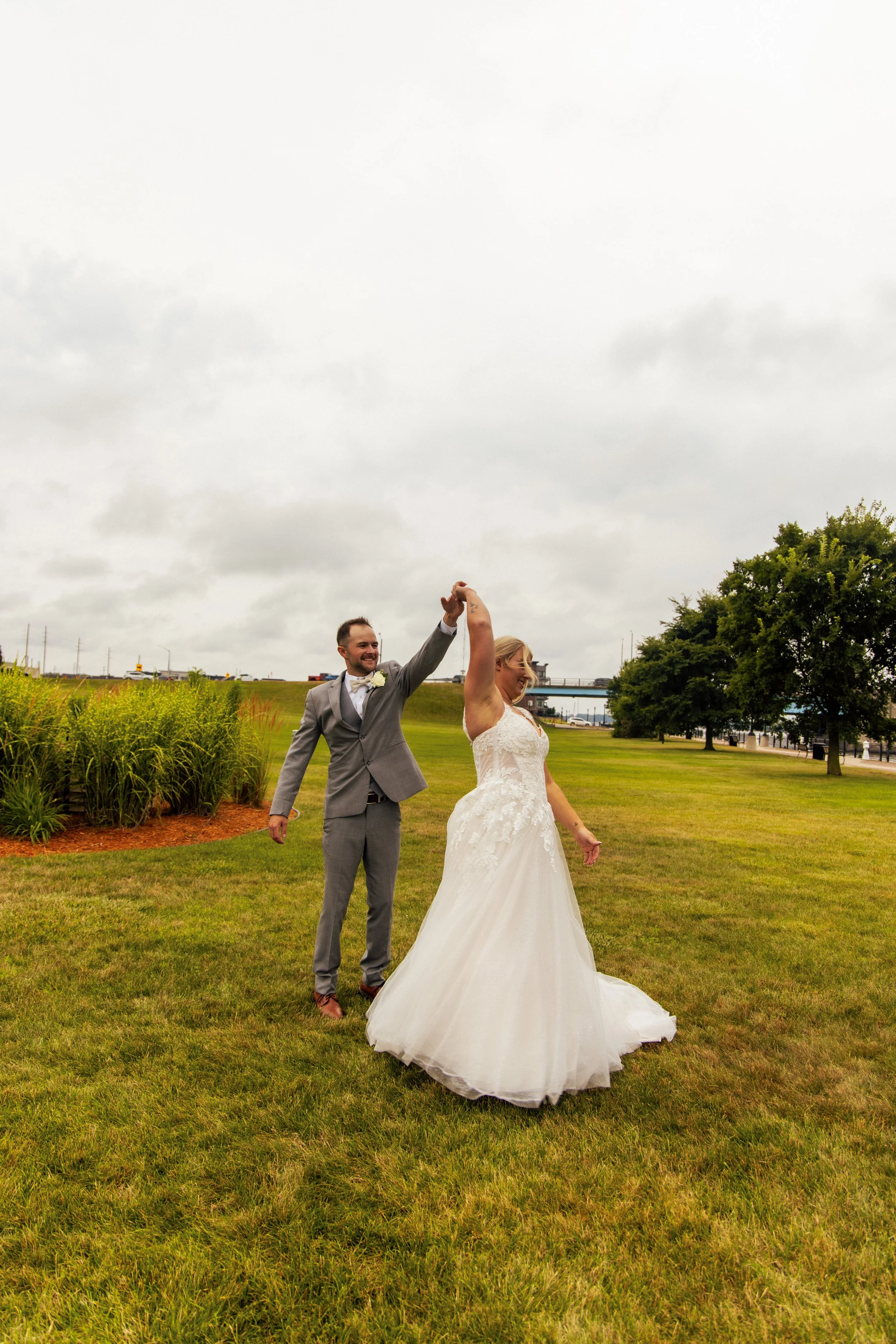 Close detail of Jenna's wedding dress