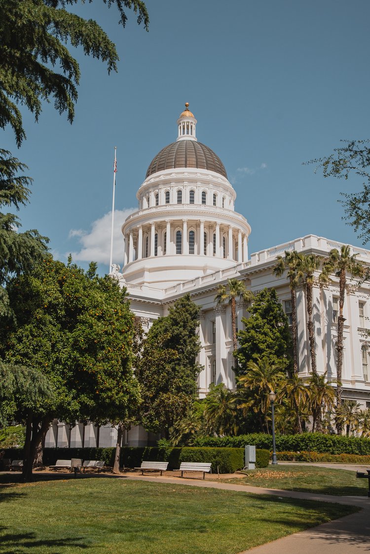 Photo of California state capitol building.