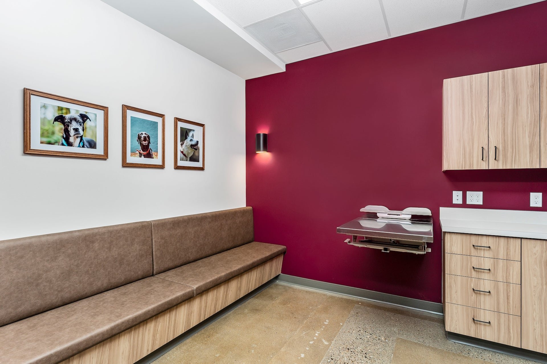 Image of patient room with a bench and shelves