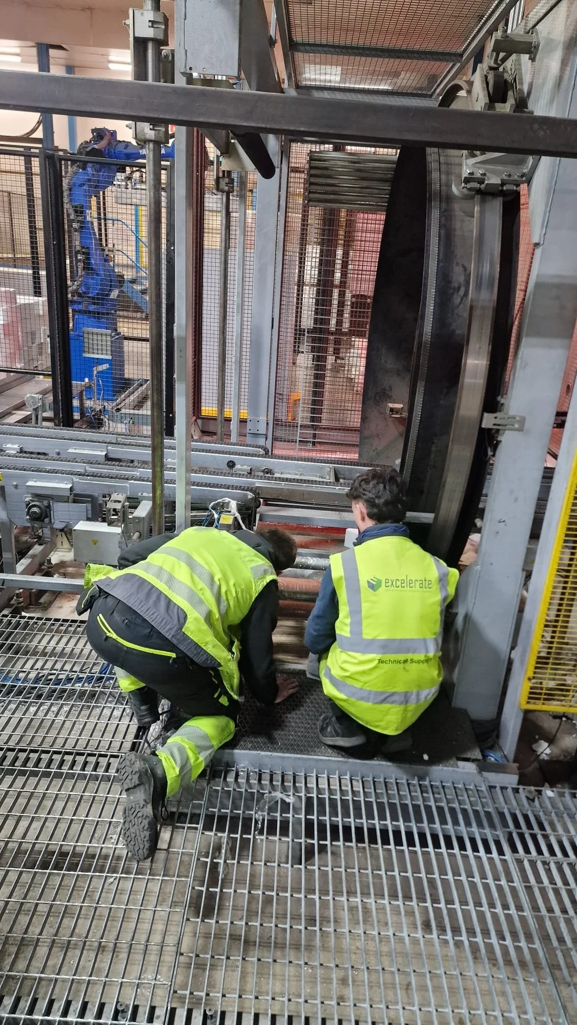 Excelerate engineer servicing fully automatic spiral wrapper